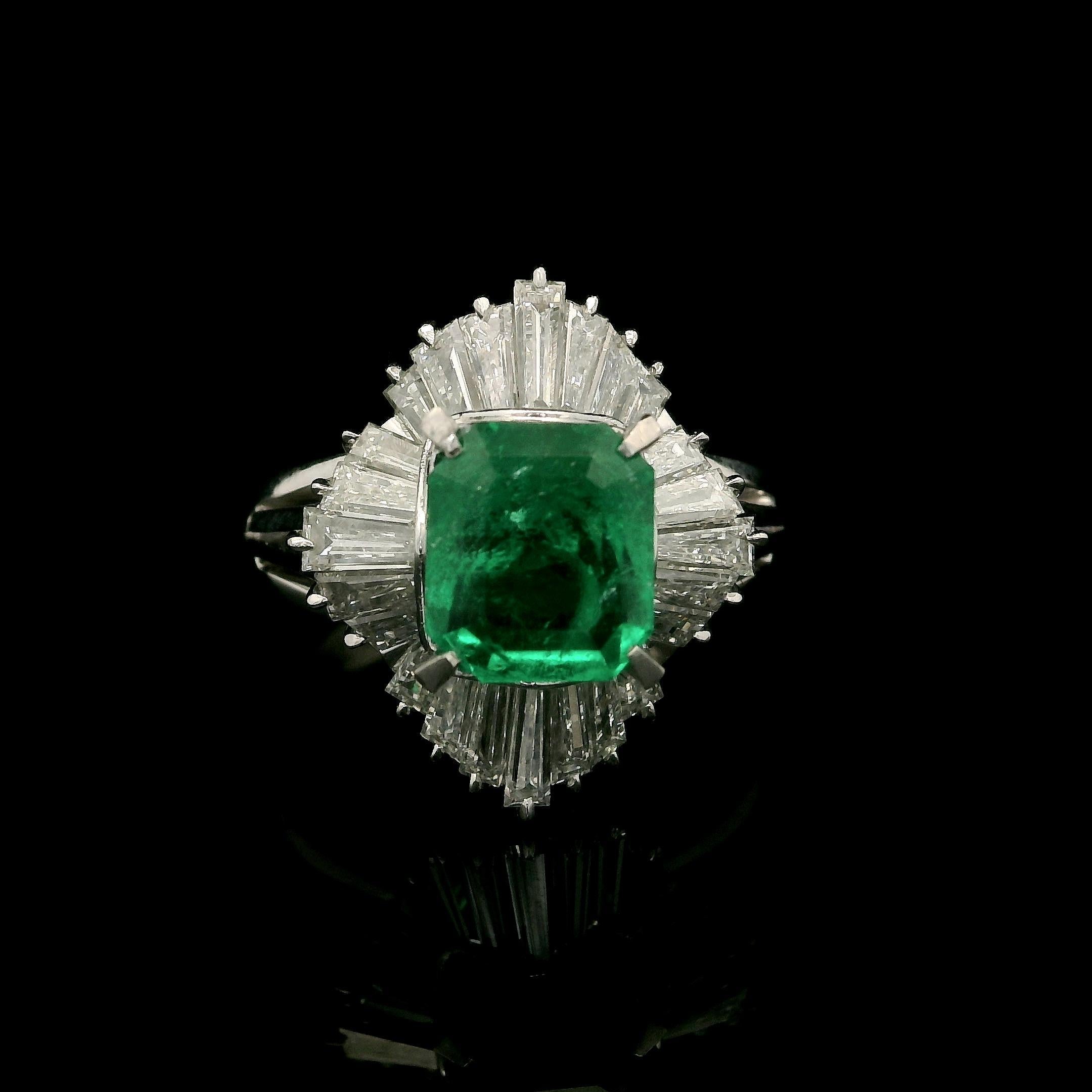 Solid Platinum GIA 3.55ctw Colombian Emerald w/ Diamond Ballerina Cocktail Ring For Sale 4