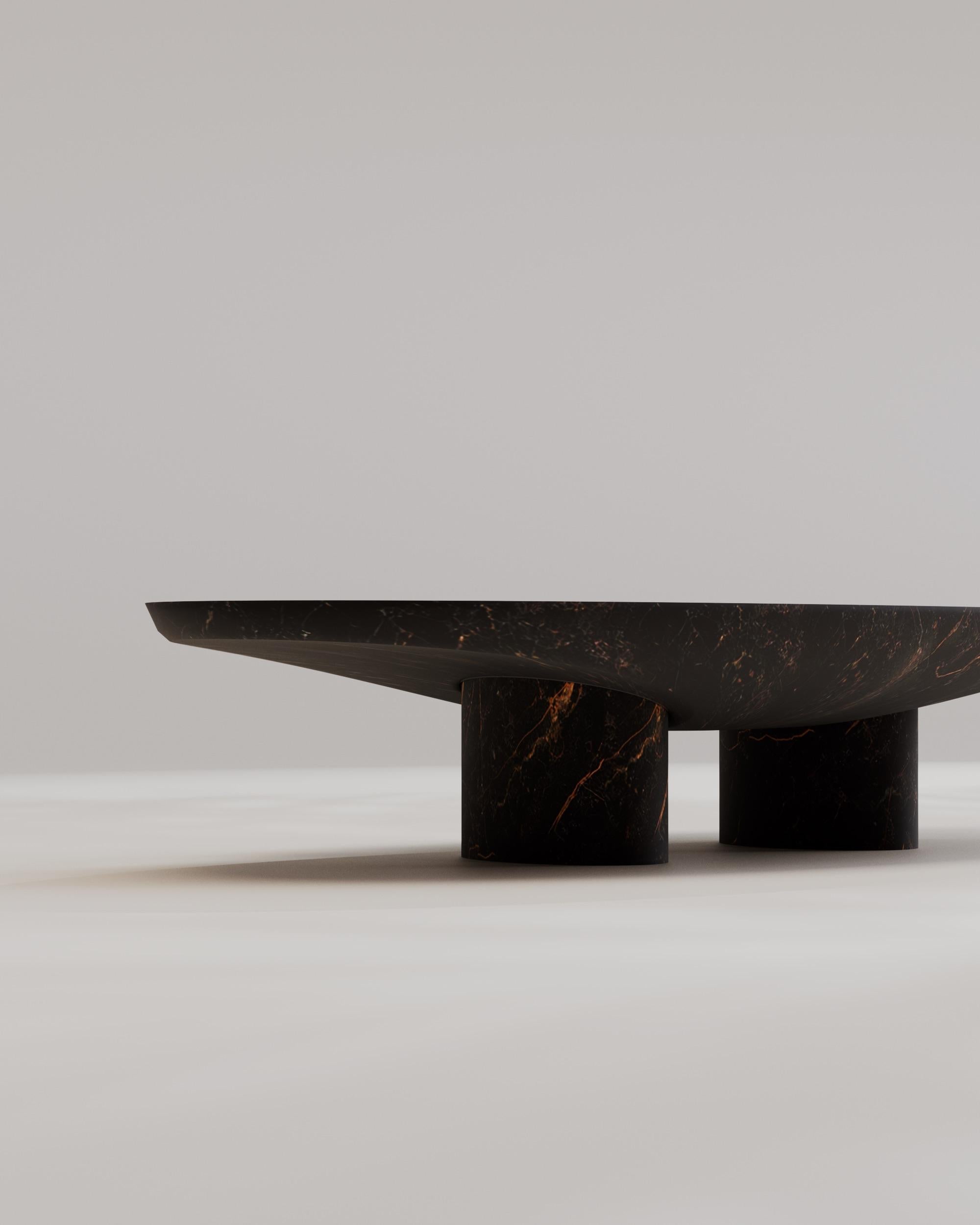 italien Table basse ovale en bois massif Port Saint Laurent Abraccio 160 par Studio Narra en vente