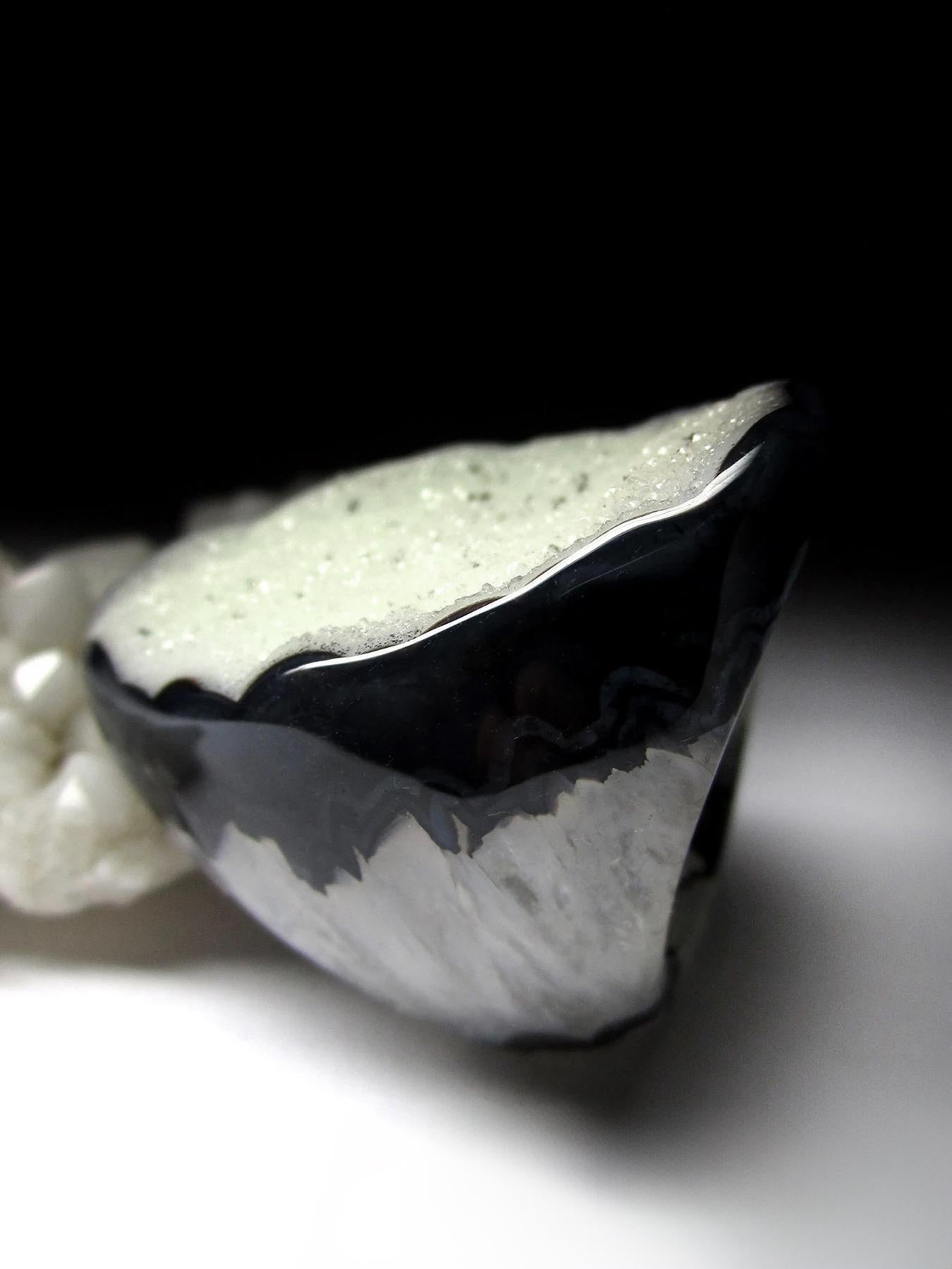 Artisan Bague Quartz Solide Cristal de Roche Agate Noire Bague LOTR en vente
