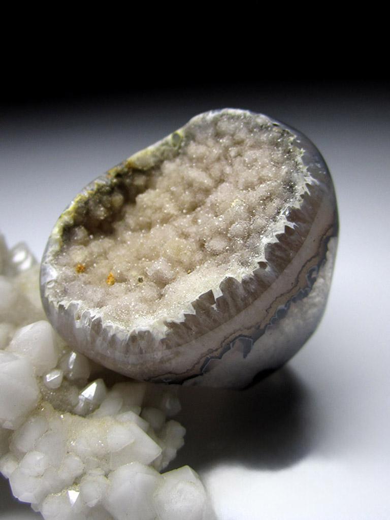 Bague en quartz massif Cristal de roche Cristaux de quartz brut Ivoire Beige en vente 5