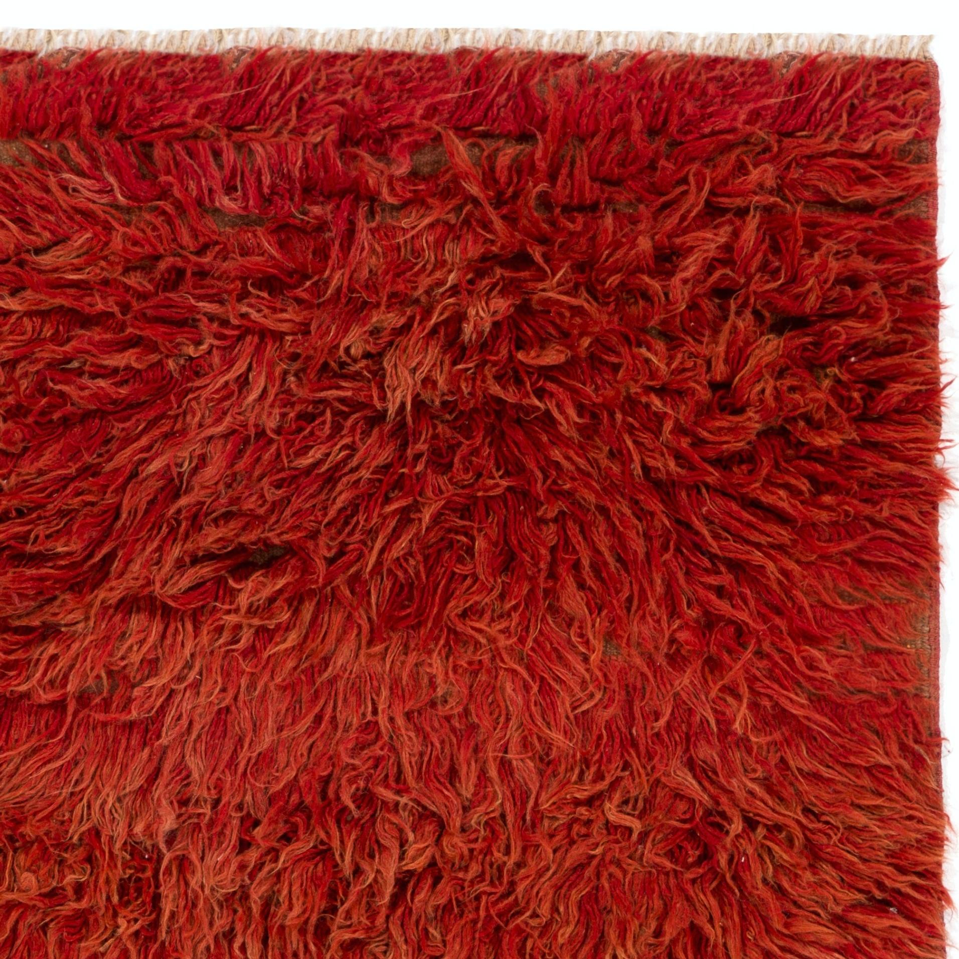 Alfombra Tulu de color rojo sólido hecha a mano, 100% lana. Opciones personalizadas disponibles Anudado a mano en venta
