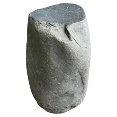 Beistelltisch aus massivem Flussstein aus Java, Indonesien