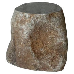 Mesa auxiliar de piedra de río maciza de Java, Indonesia