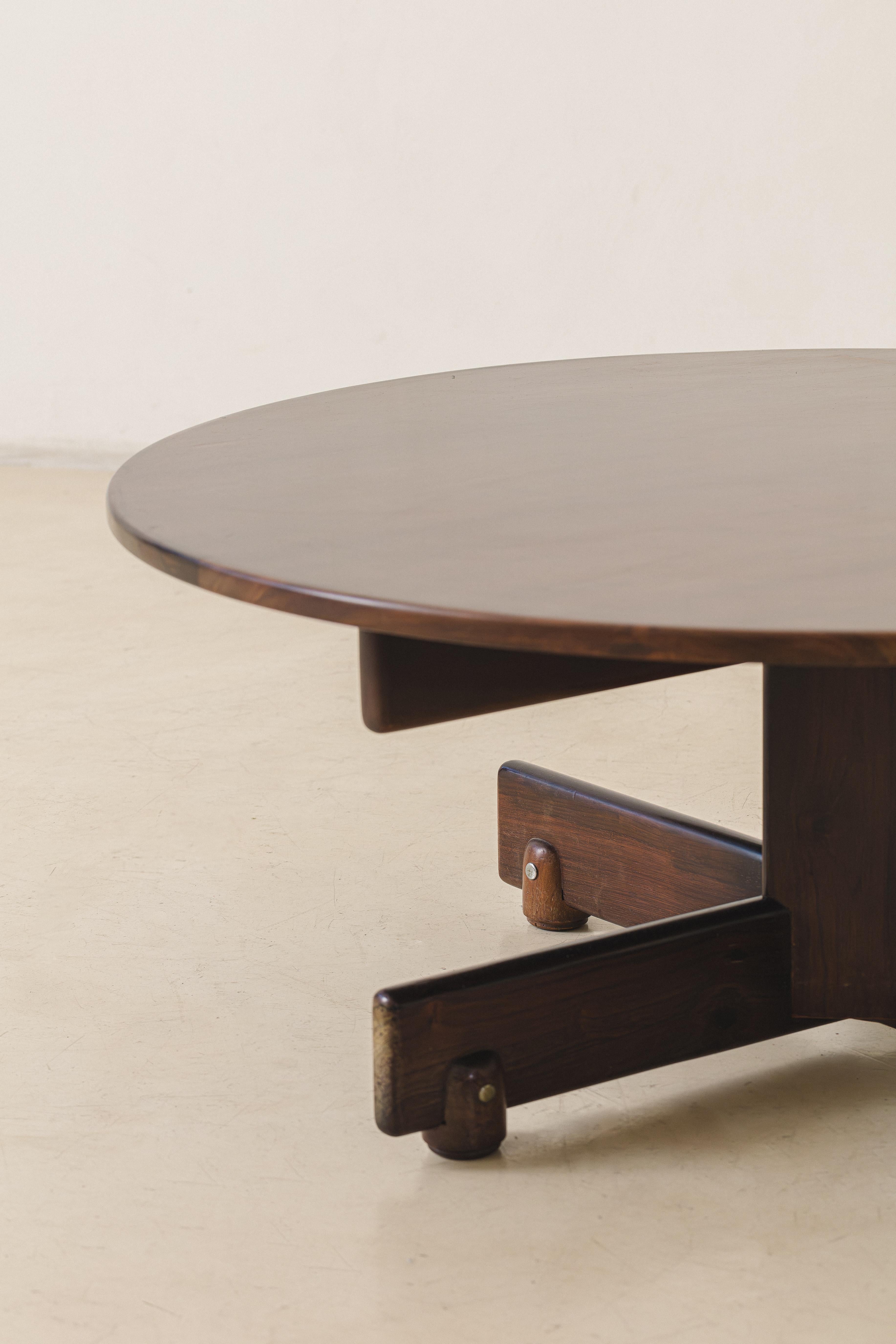 Wood Solid Rosewood Alex Coffee Table Design by Sergio Rodrigues, Oca, Brazil, 1960.  For Sale