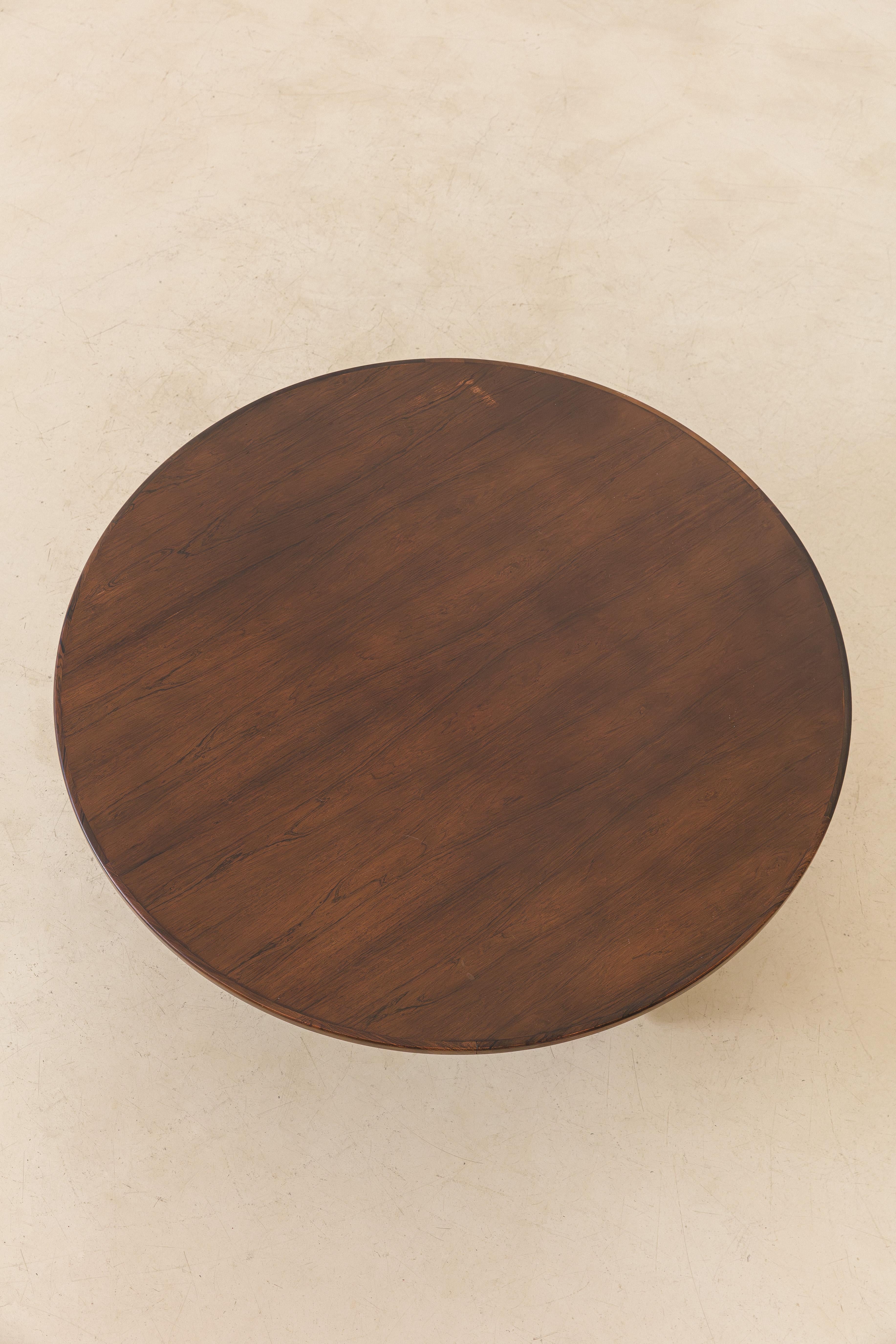 Solid Rosewood Alex Coffee Table Design by Sergio Rodrigues, Oca, Brazil, 1960.  For Sale 2