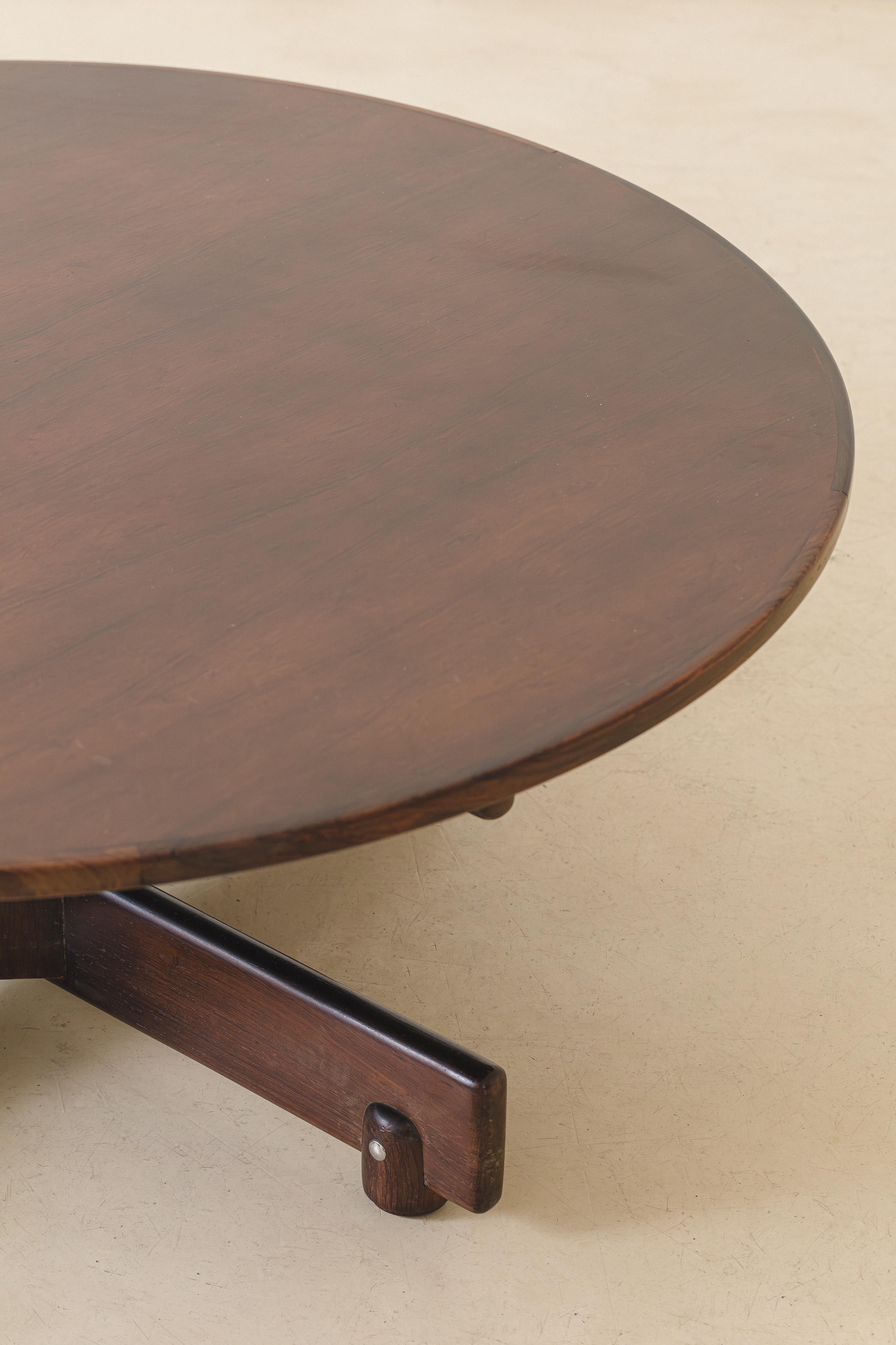 Mid-20th Century Solid Rosewood Alex Coffee Table Design by Sergio Rodrigues, Oca, Brazil, 1960.  For Sale