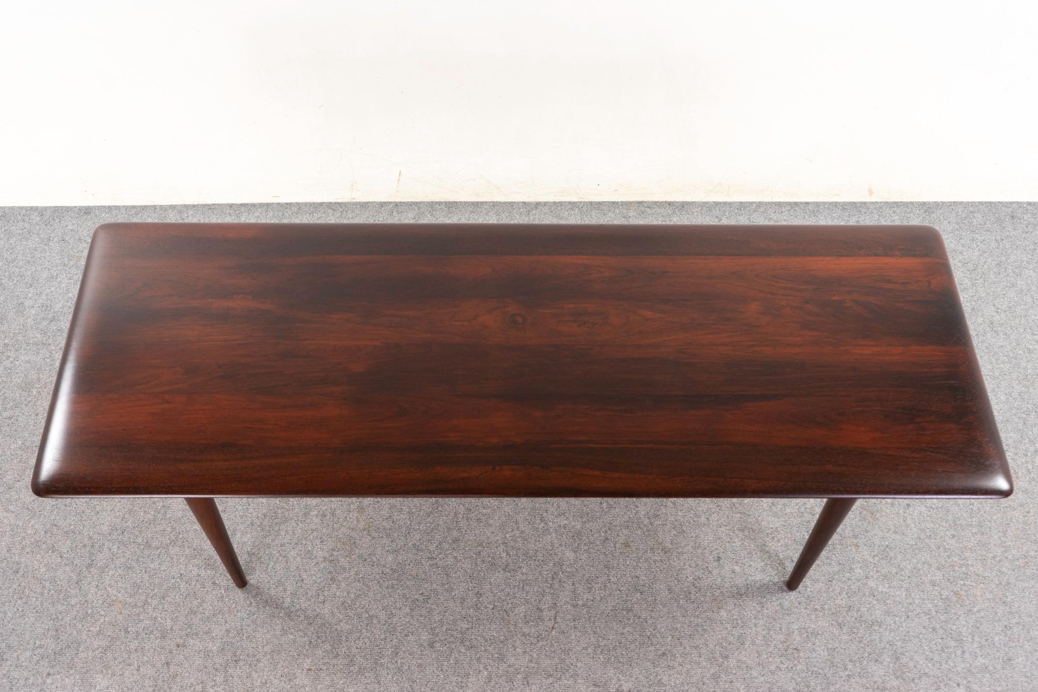 Mesa baja de palisandro macizo de Hvidt & Molgaard en Bueno estado para la venta en VANCOUVER, CA