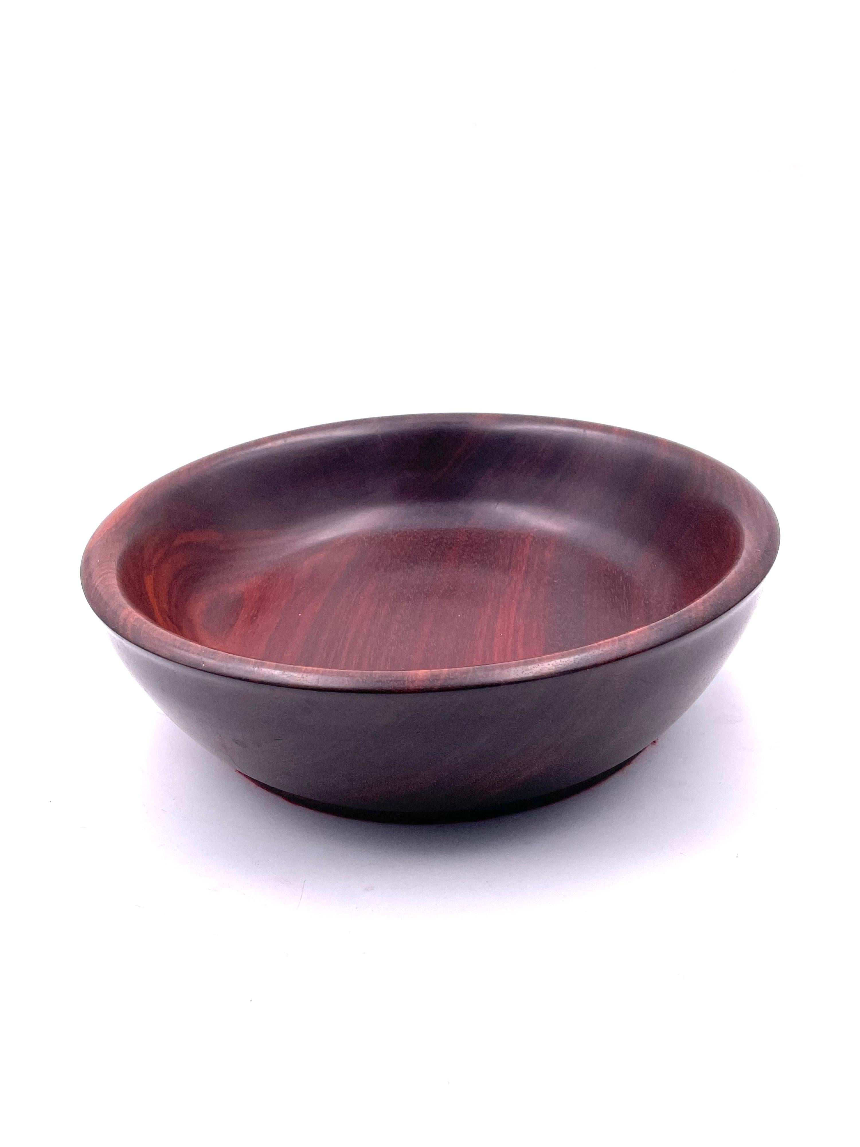 Solid Rosewood Mid-Century Modern Bowl In Excellent Condition For Sale In San Diego, CA
