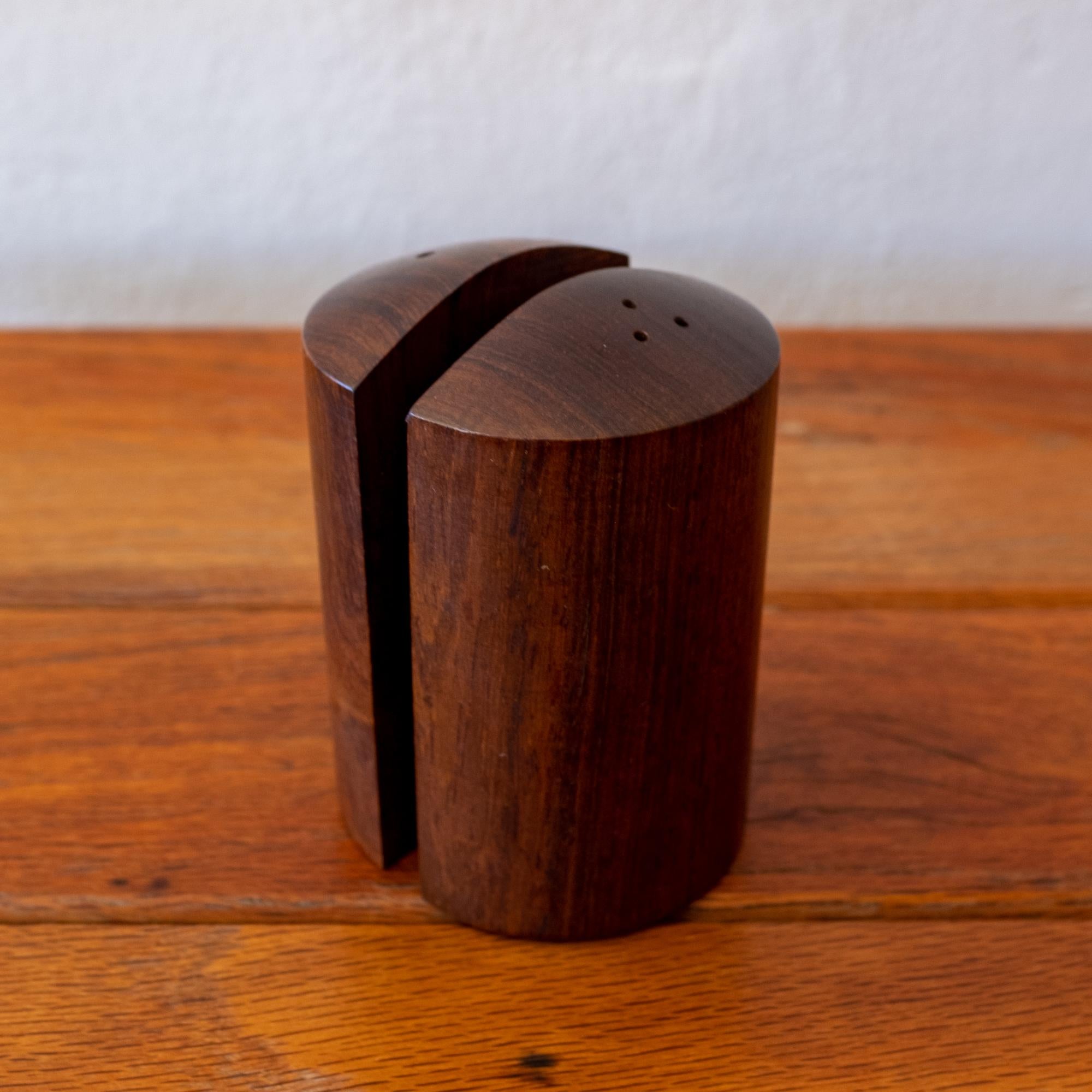 Pair of solid rosewood salt and pepper shakers. Beautifully crafted, 1960s.