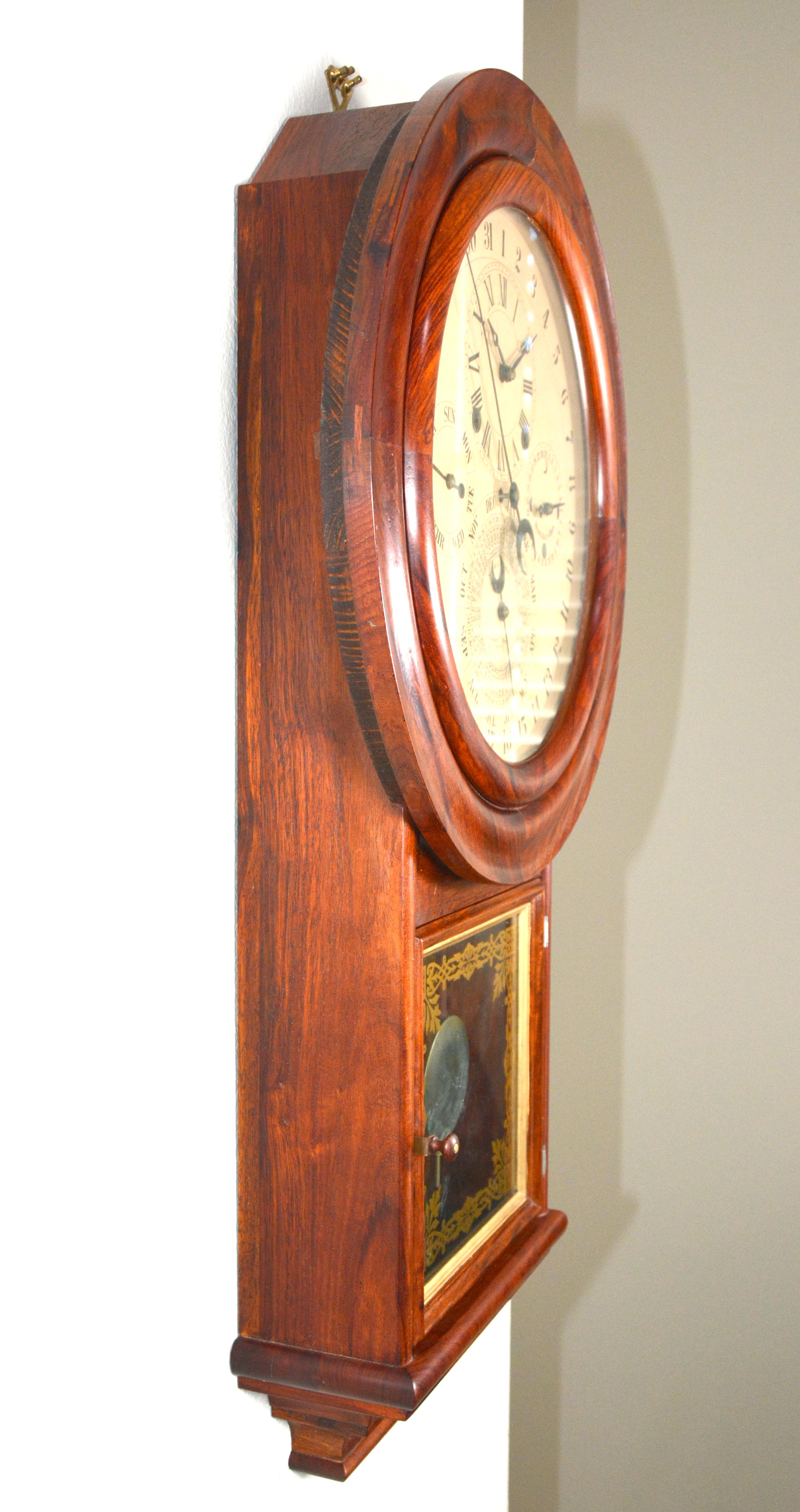This is one of the most amazing clock you can find online. It has a new smooth high quality solid rosewood case. This clock is one of the most featured clocks you can found in the markets. The clock itself has five hands indicating different