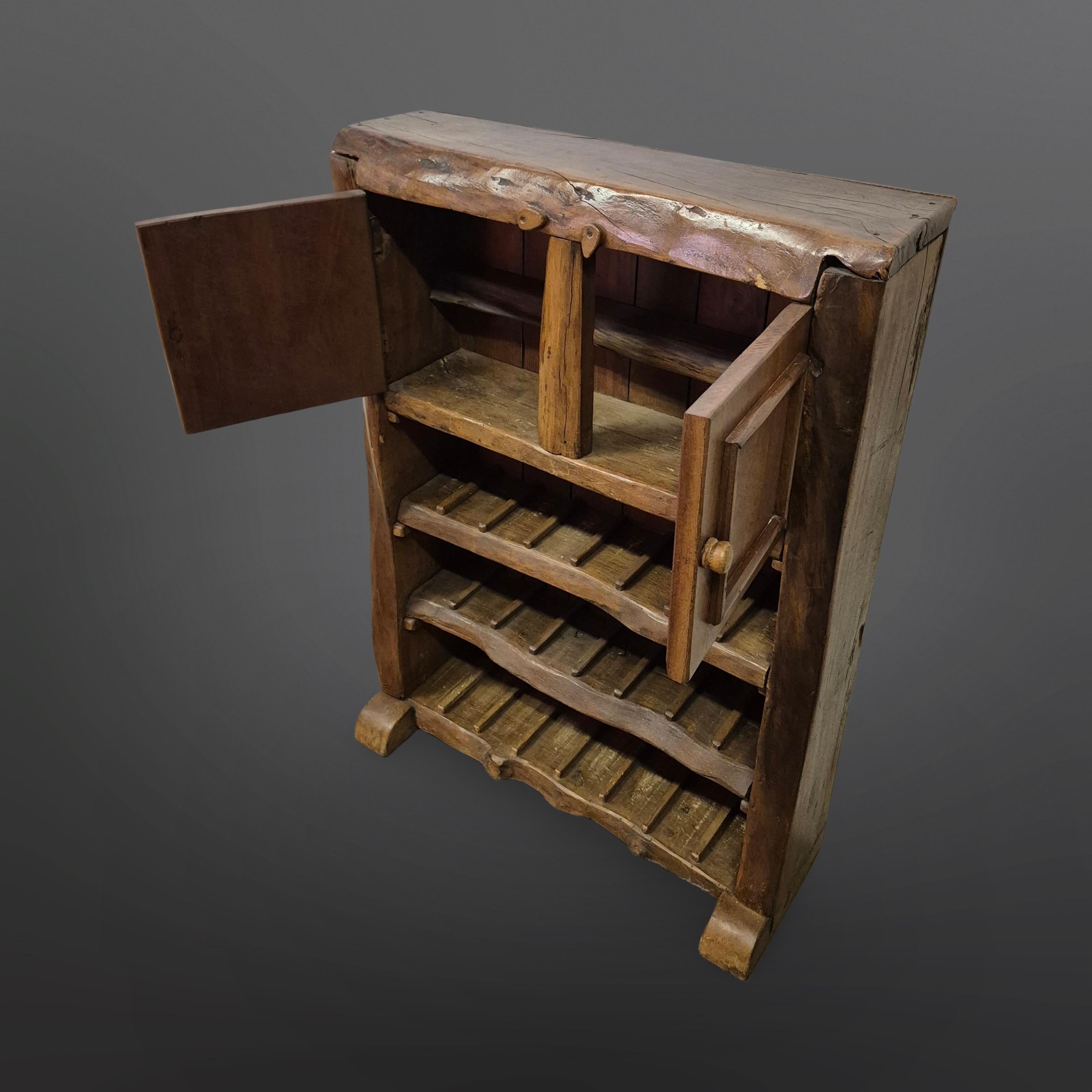 Solid rustic oak natural dry bar, France 1950s (Eichenholz) im Angebot