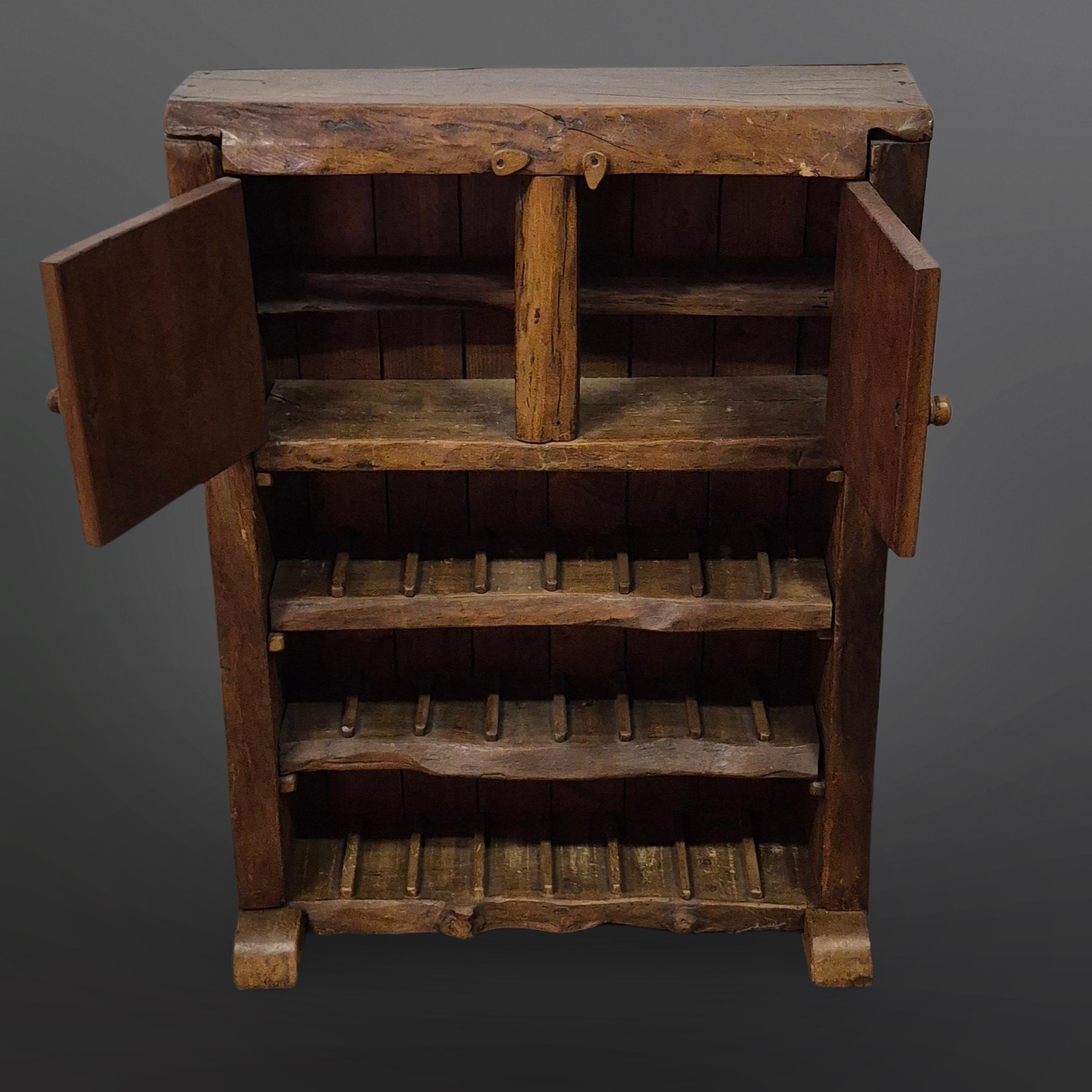 Solid rustic oak natural dry bar, France 1950s im Angebot 1