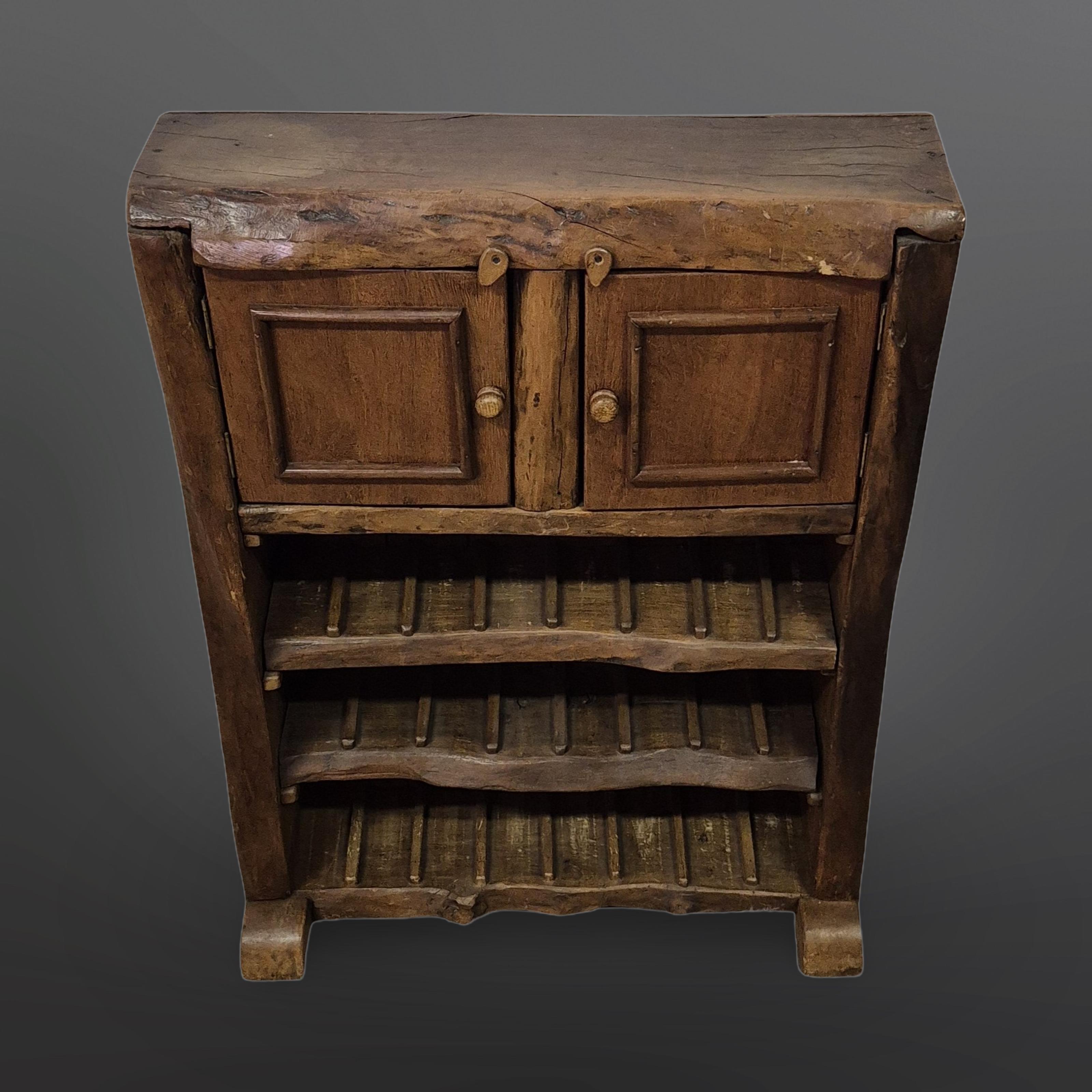 Solid rustic oak natural dry bar, France 1950s (Rustikal) im Angebot