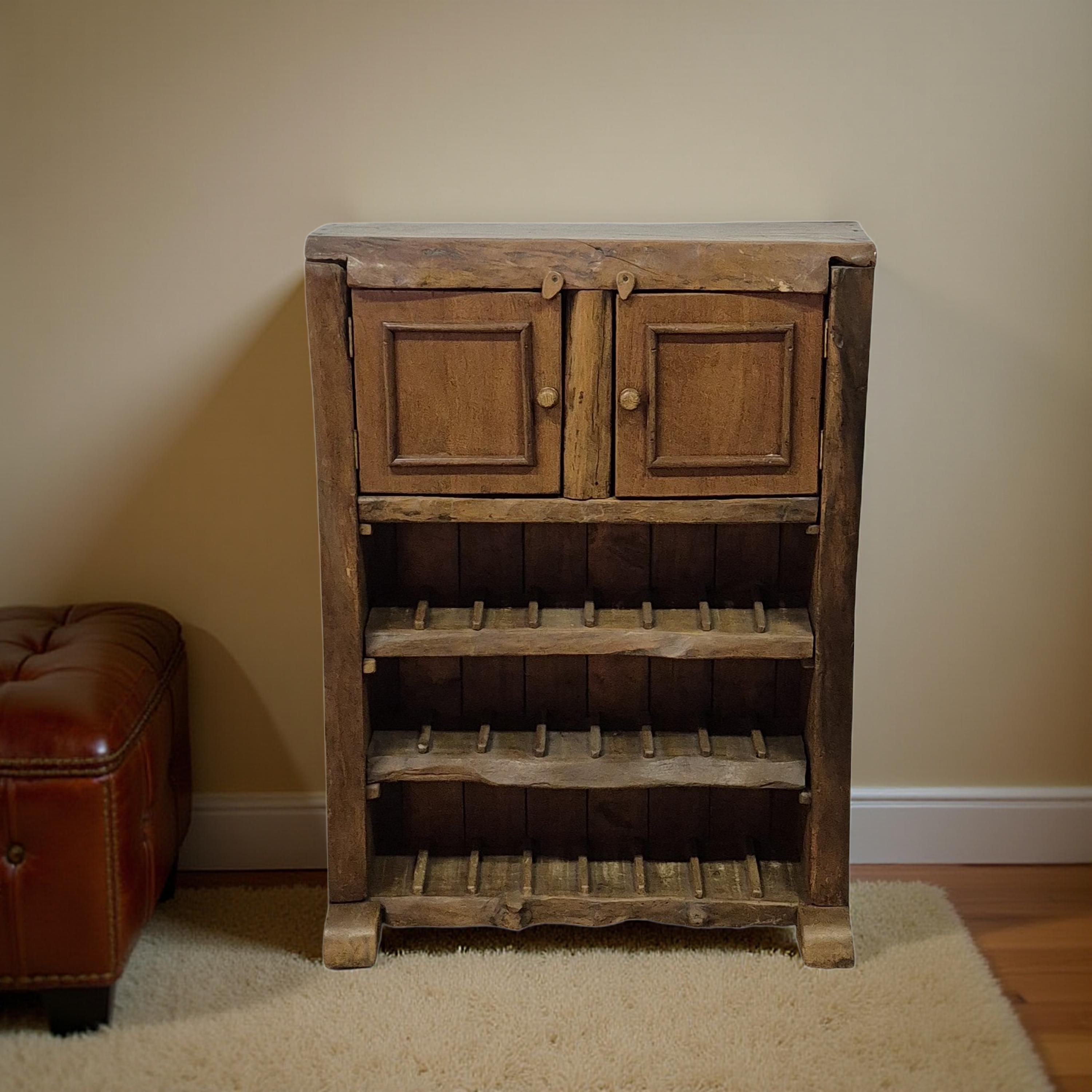 Solid rustic oak natural dry bar, France 1950s (Handgeschnitzt) im Angebot