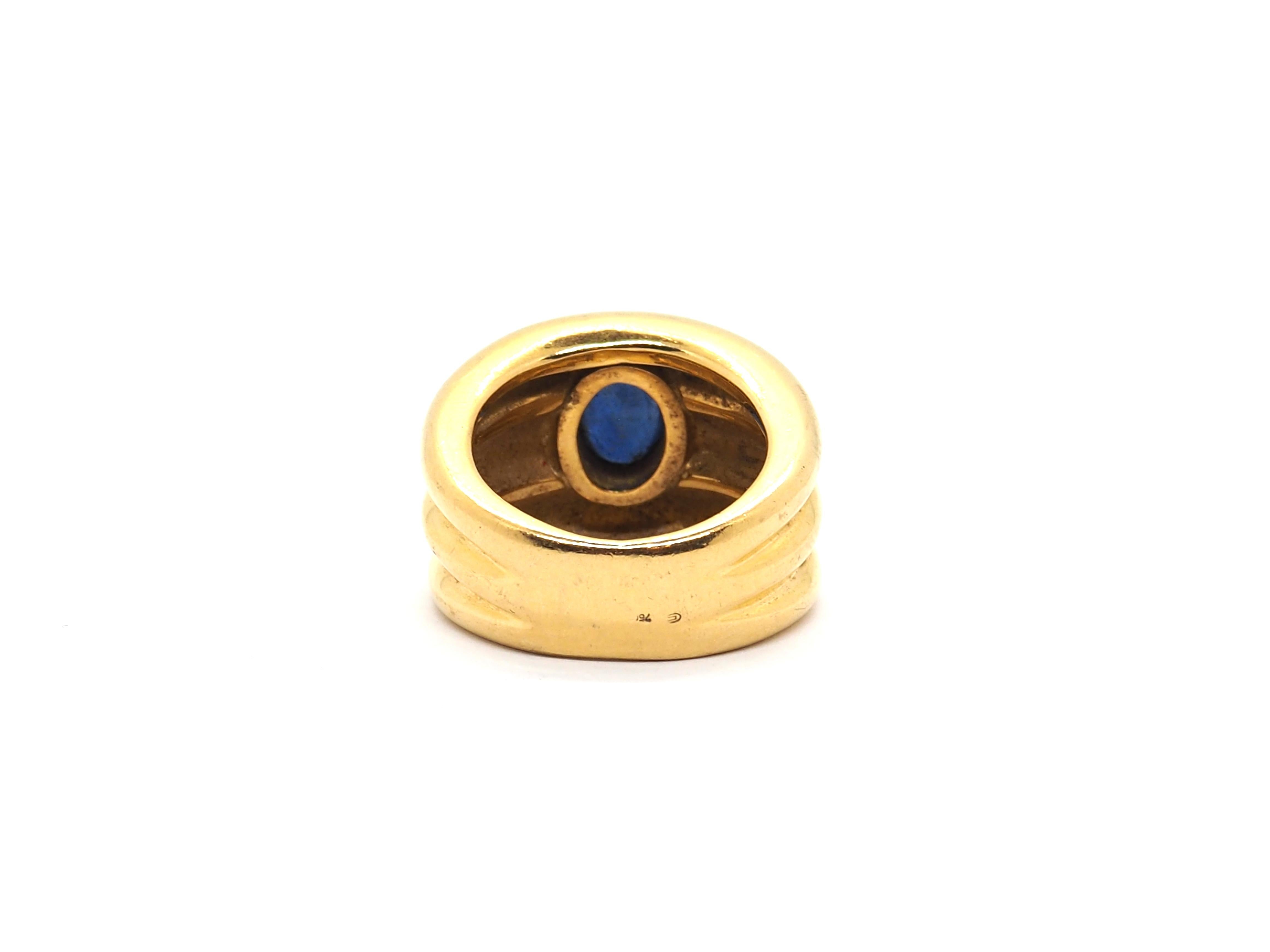 Retro Sapphire Ring 18 Karat Yellow Gold For Sale