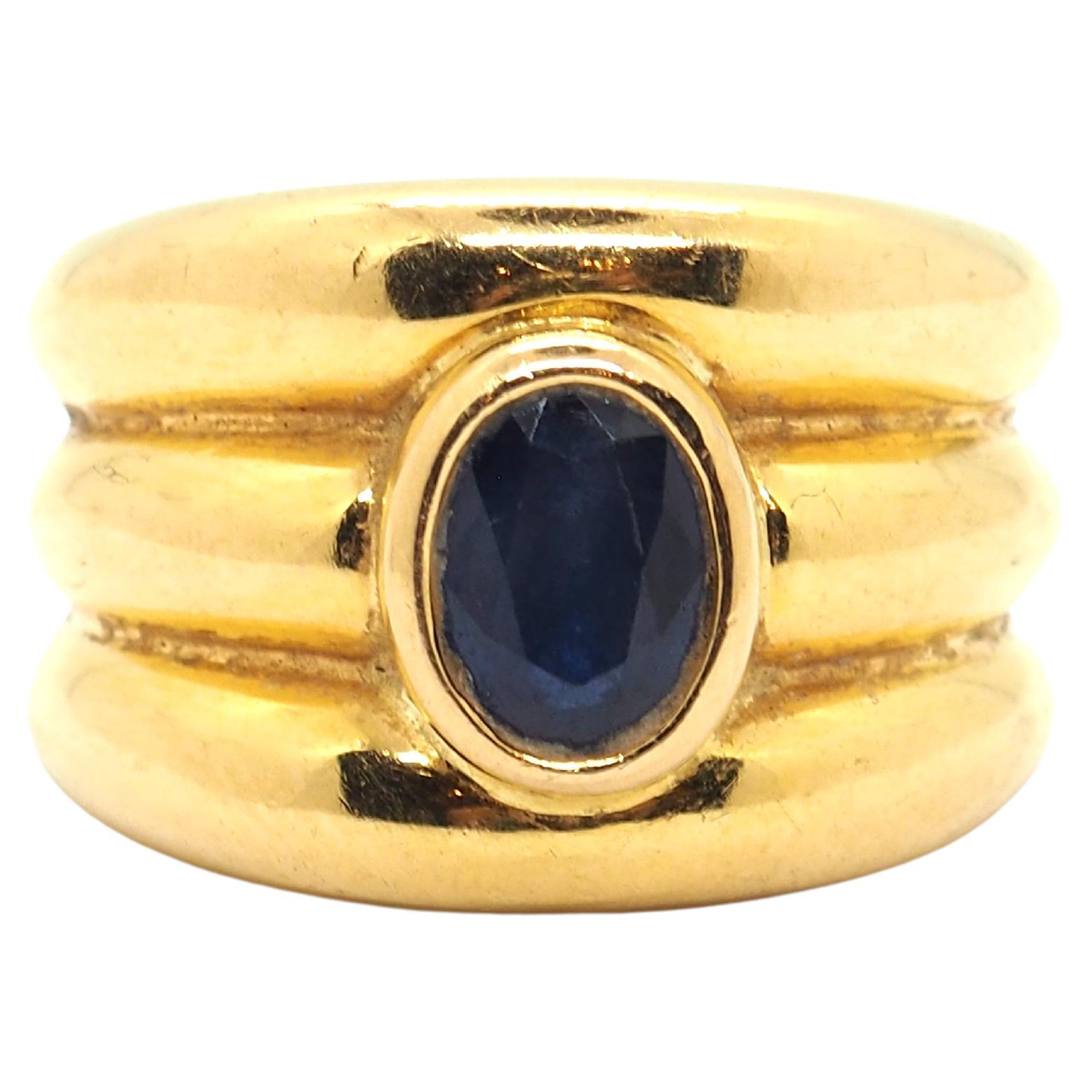 Saphir-Ring aus 18 Karat Gelbgold im Angebot