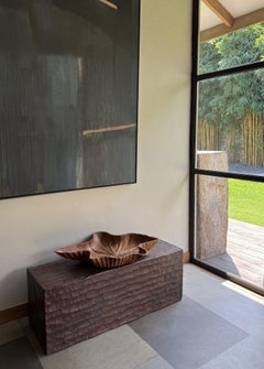 Tazón escultórico macizo de madera de teca con hojas de loto, tallado a mano, moderno y orgánico