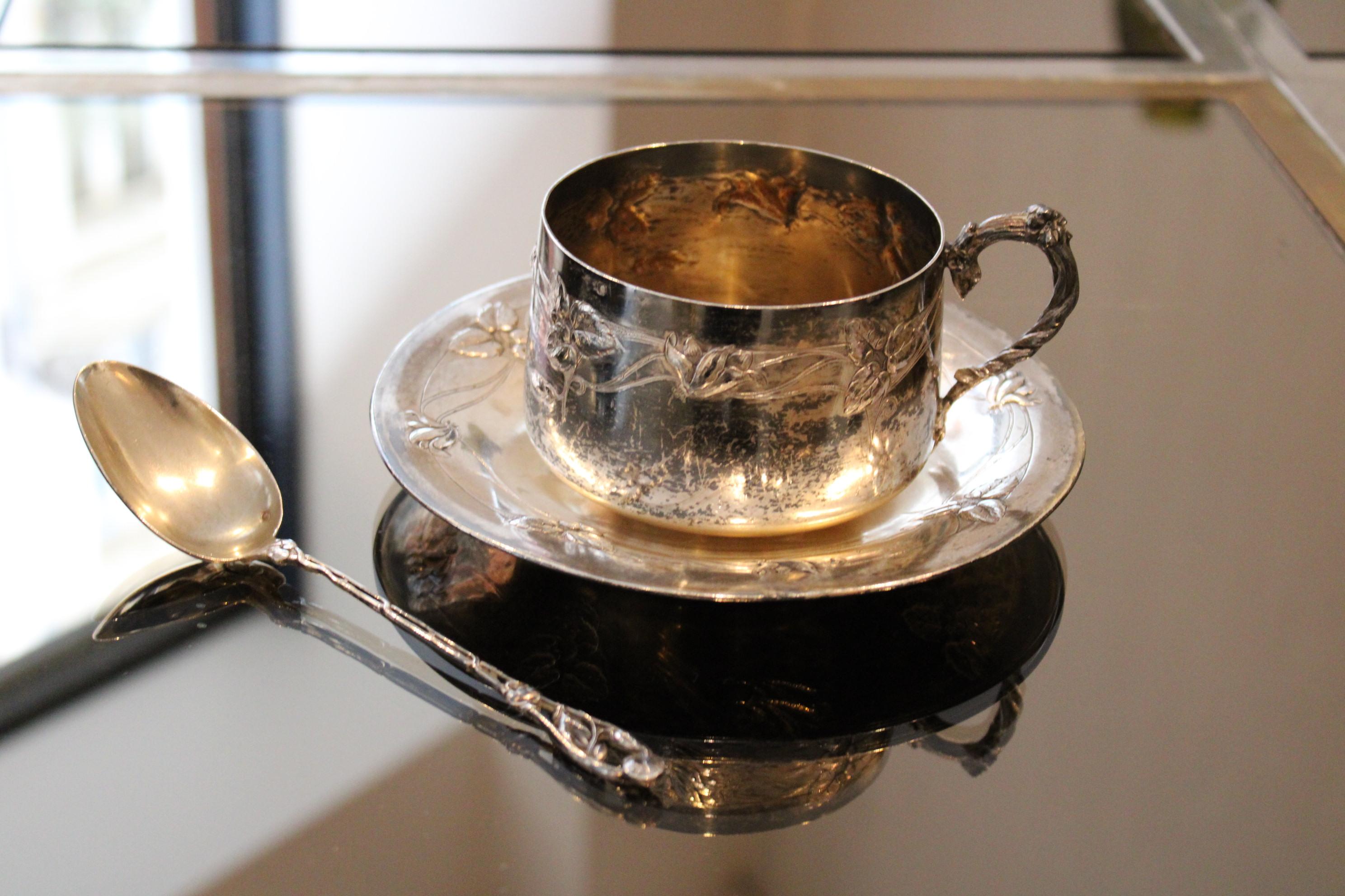 Solid Silver Breakfast in Its Box, 19th Century For Sale 1