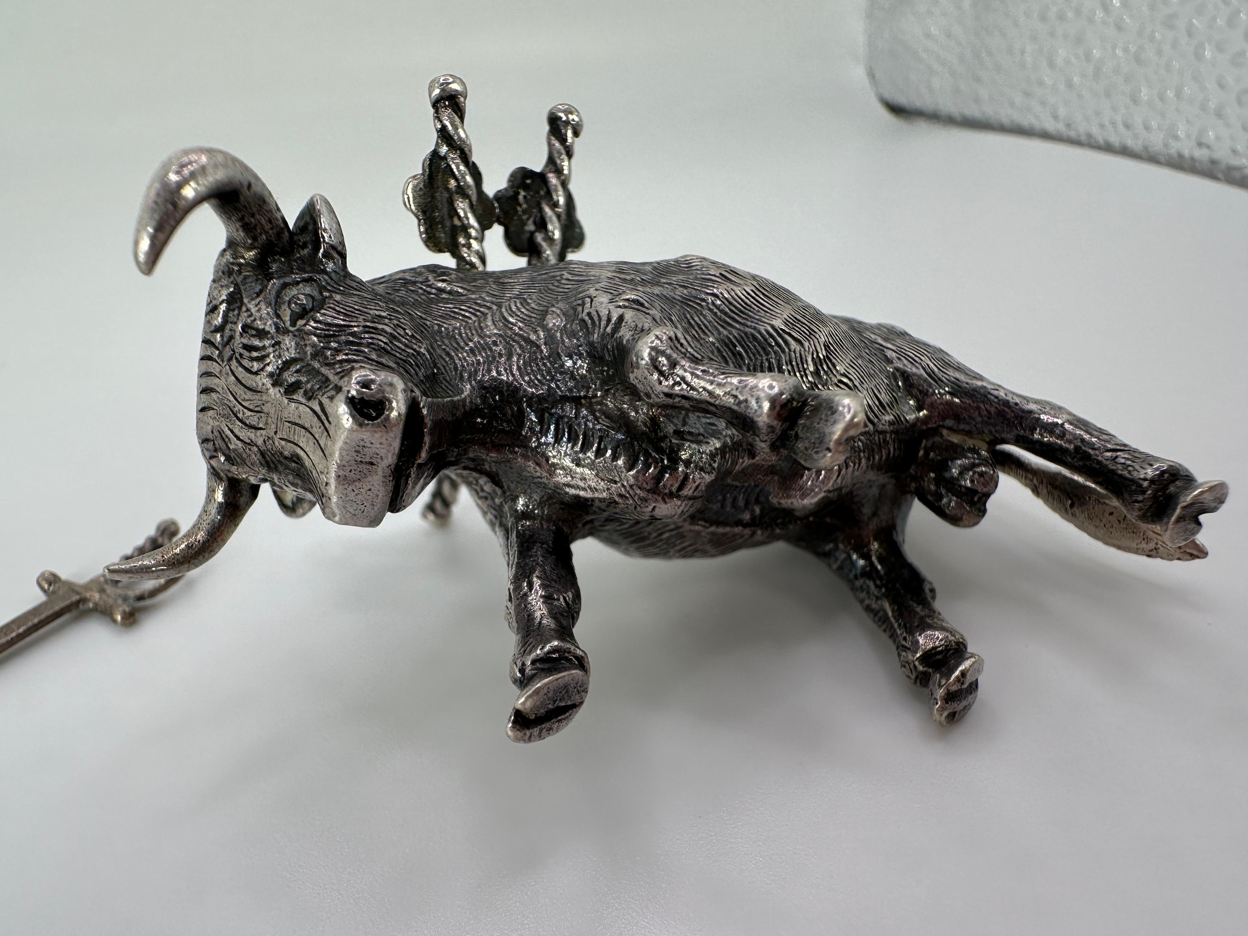 Porta stuzzicadenti Bull in argento massiccio Anno vecchio sconosciuto in vendita 2