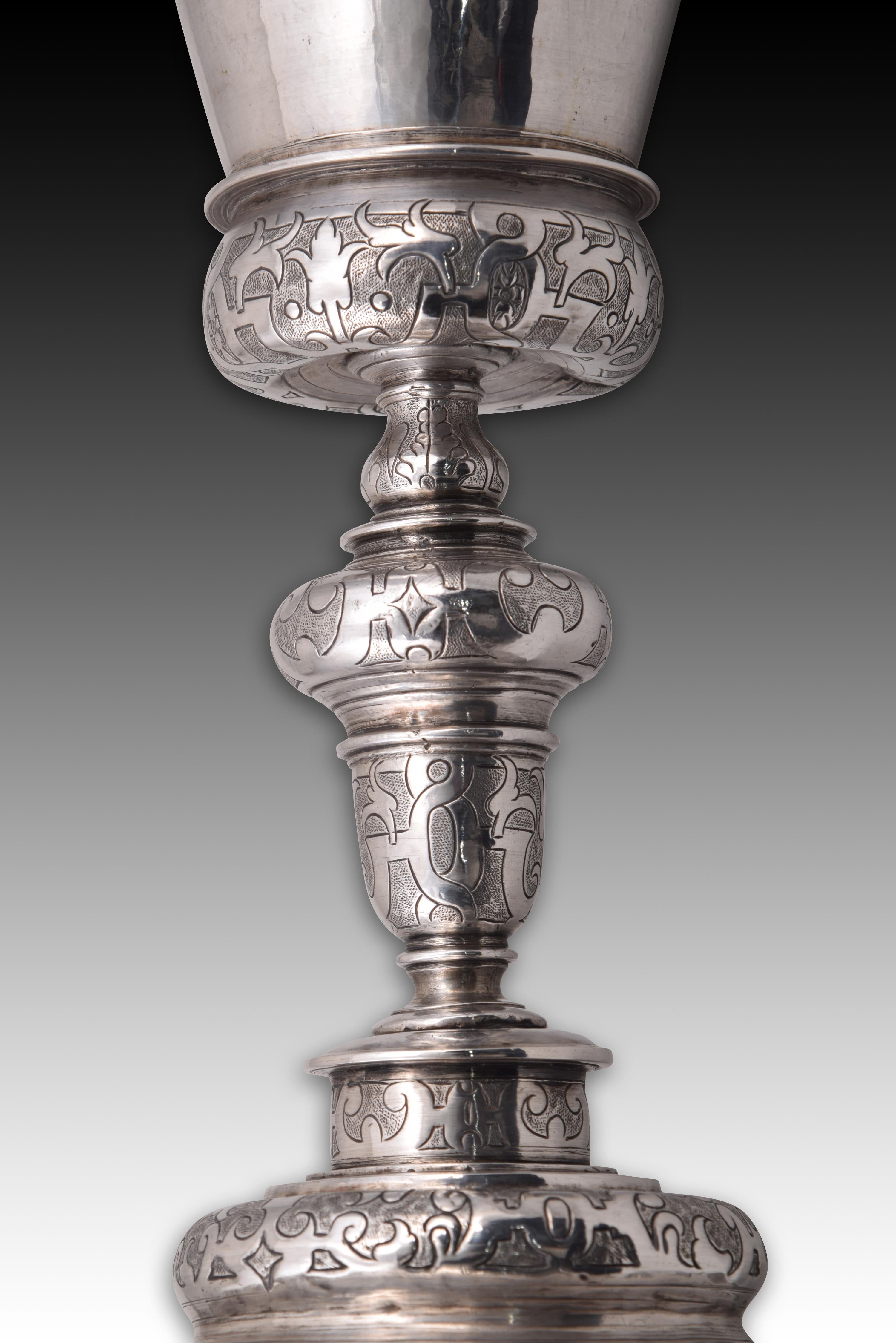 Solid silver chalice. Spain, 17th century 2