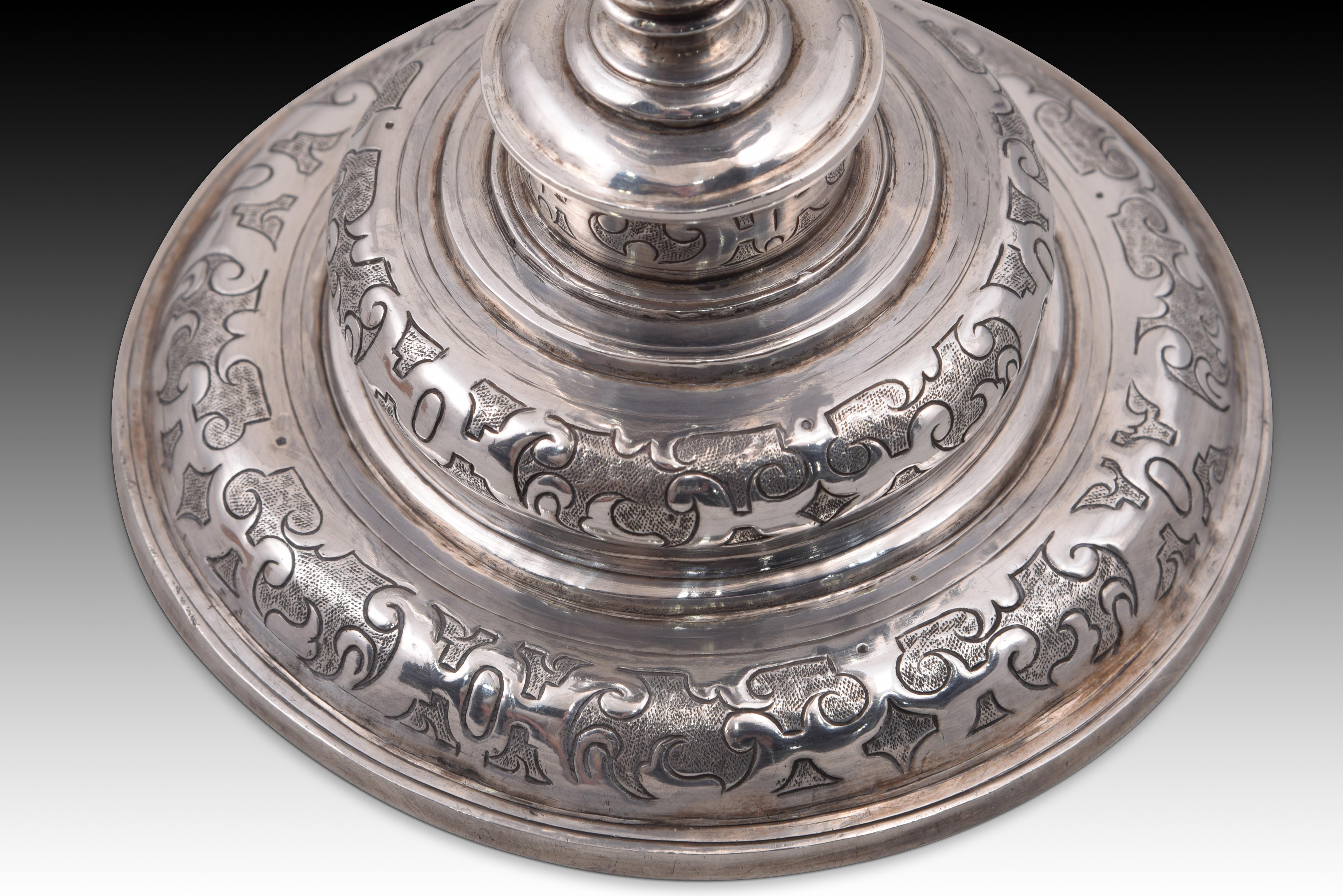 Silver Solid silver chalice. Spain, 17th century