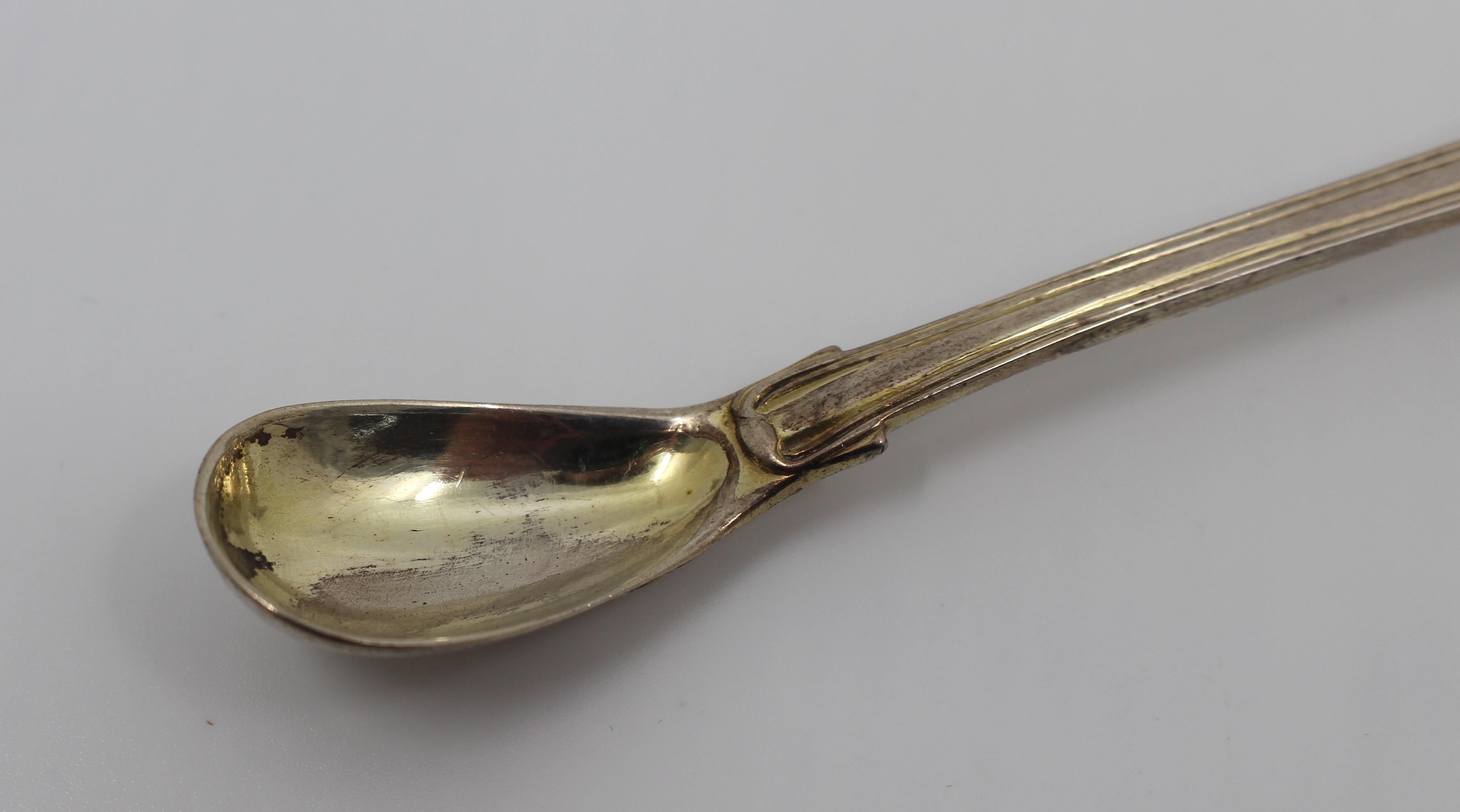 Solid Silver Crested Mustard Spoon by William Chawner London 1824 In Good Condition For Sale In Worcester, Worcestershire