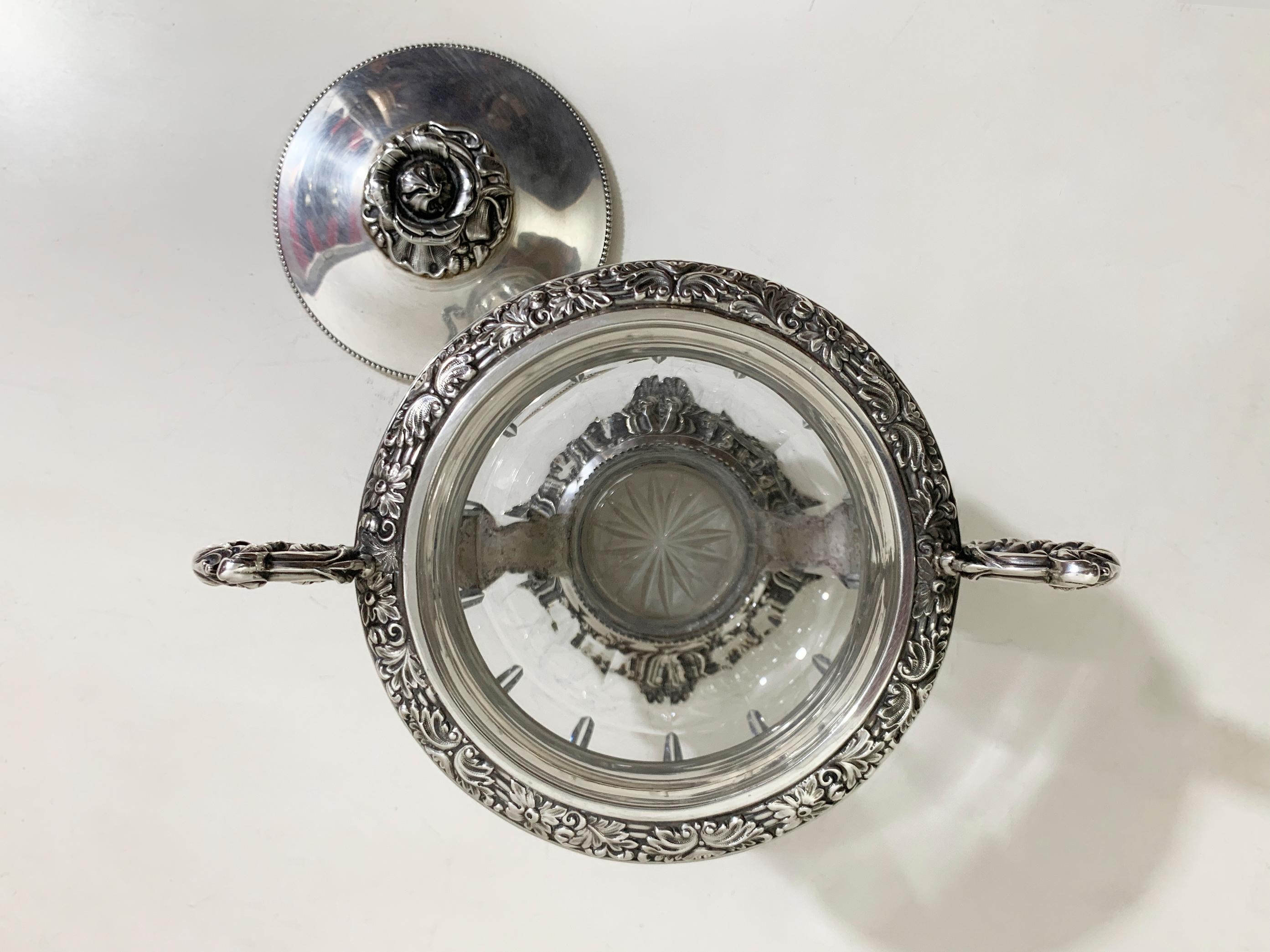 Coupe en argent massif et cristal avec anses, poinçon Minerva 1, Paris 1838 - 1919 en vente 5