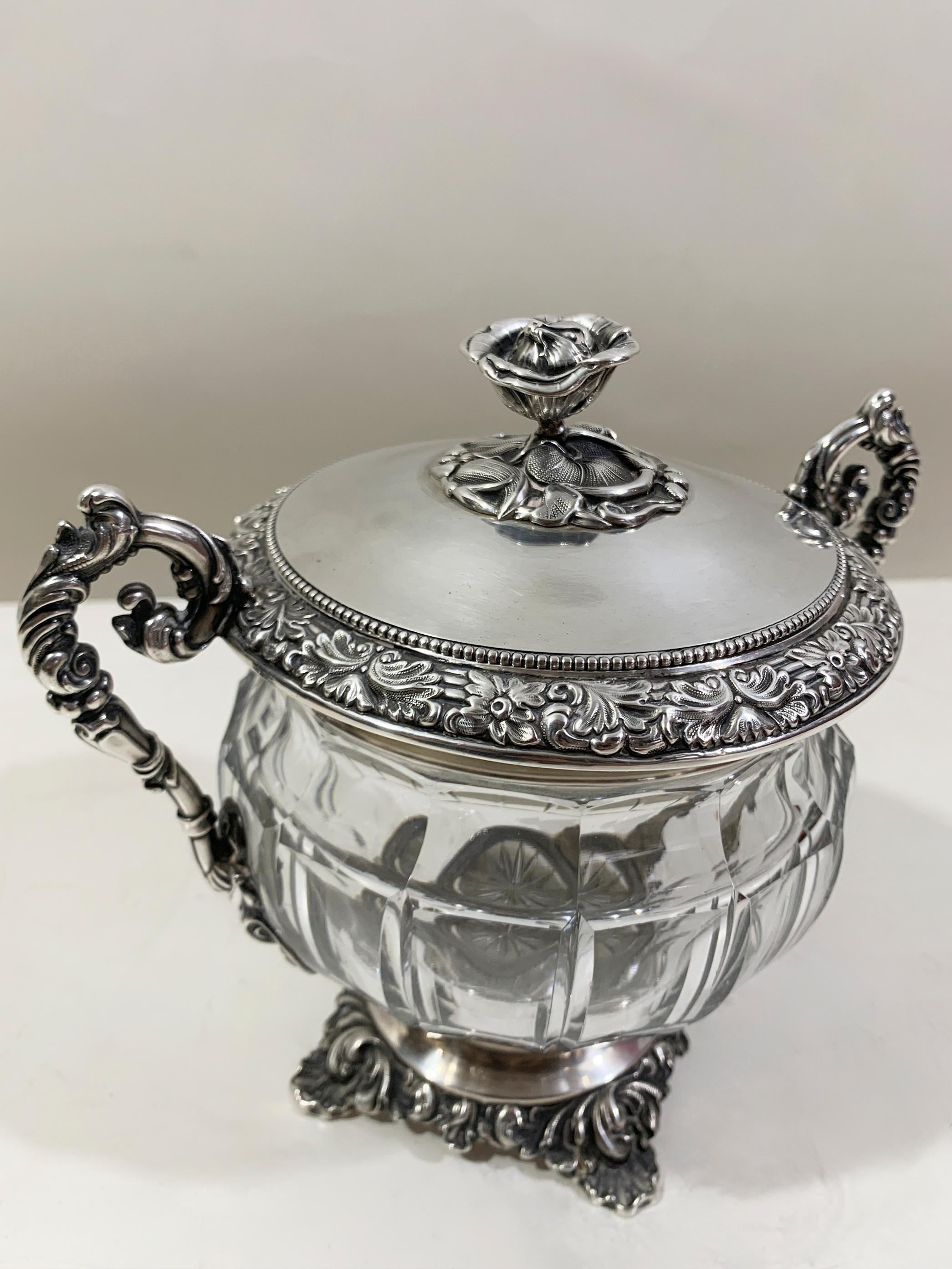 Coupe en argent massif et cristal avec anses, poinçon Minerva 1, Paris 1838 - 1919 en vente 7