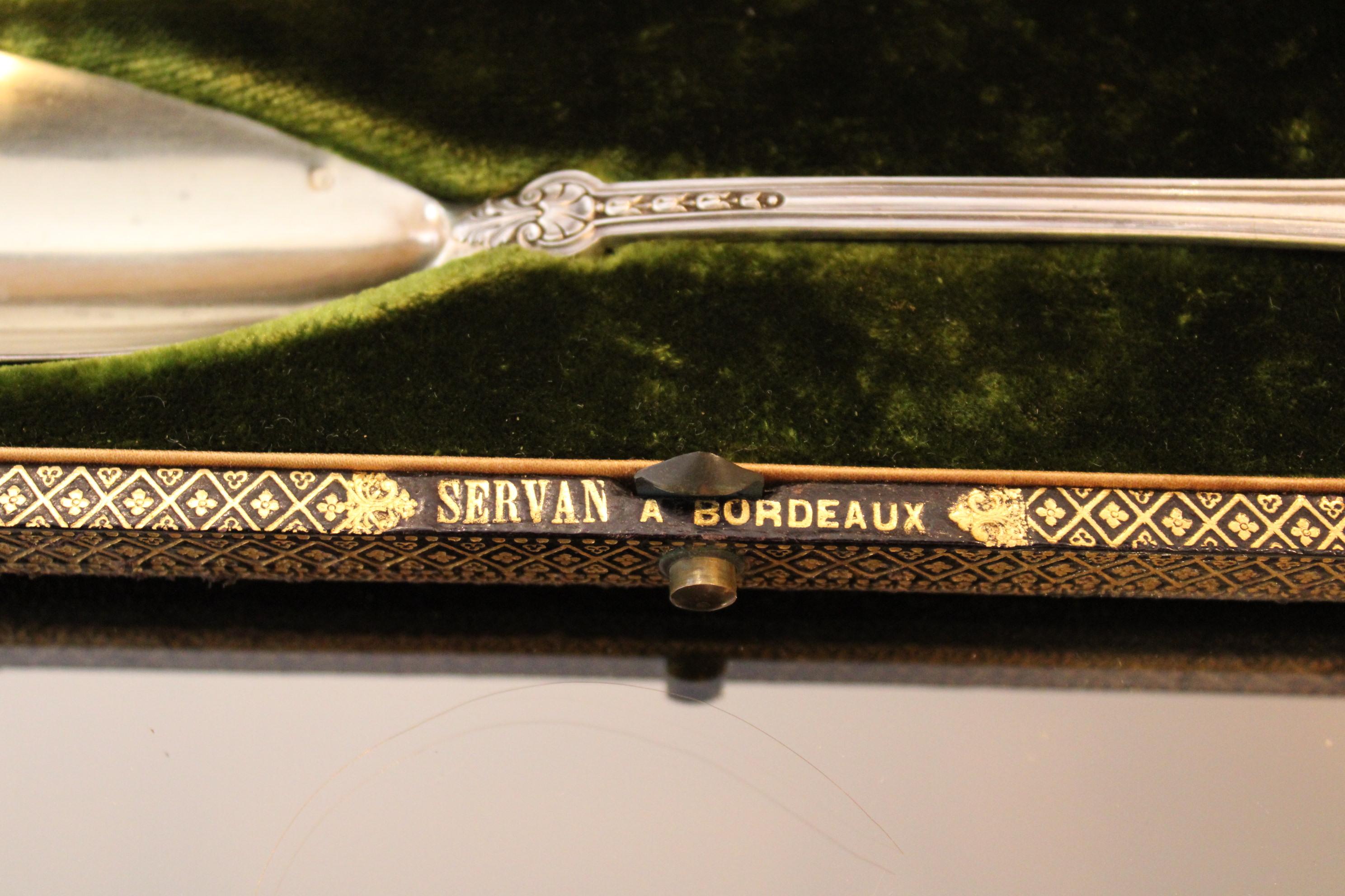 Solid Silver Cutlery in a Box, 19th Century In Fair Condition For Sale In Paris, FR