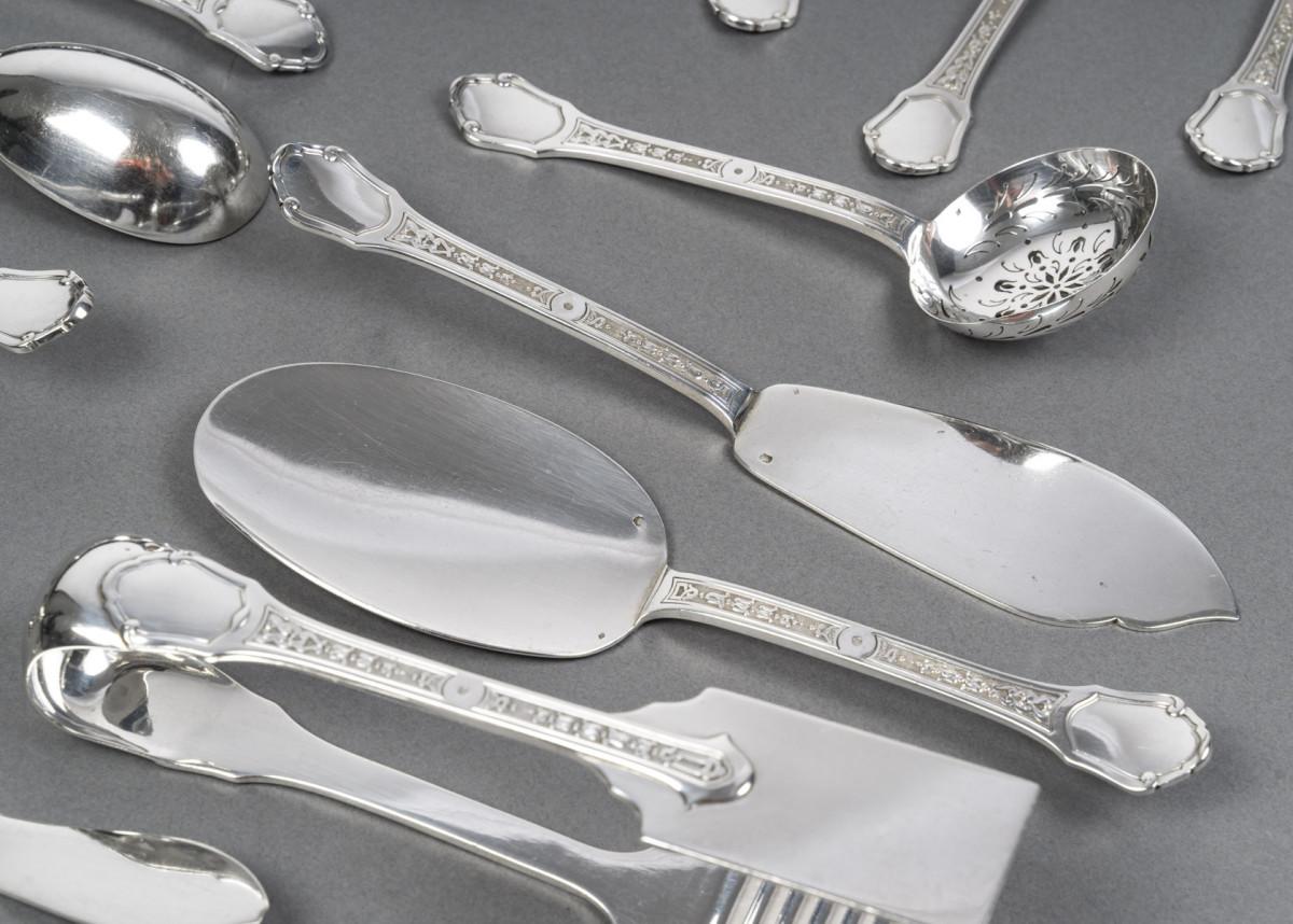 Solid silver cutlery set 187 pieces “Versailles” model by TETARD Frères. 2