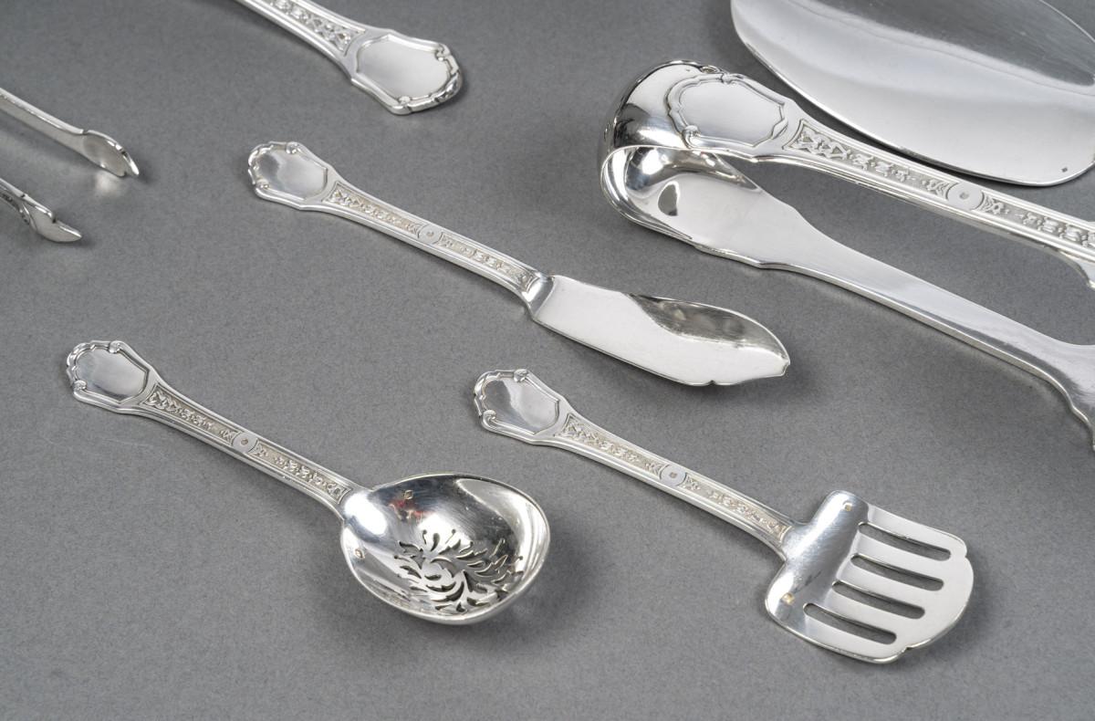 Solid silver cutlery set 187 pieces “Versailles” model by TETARD Frères. 3