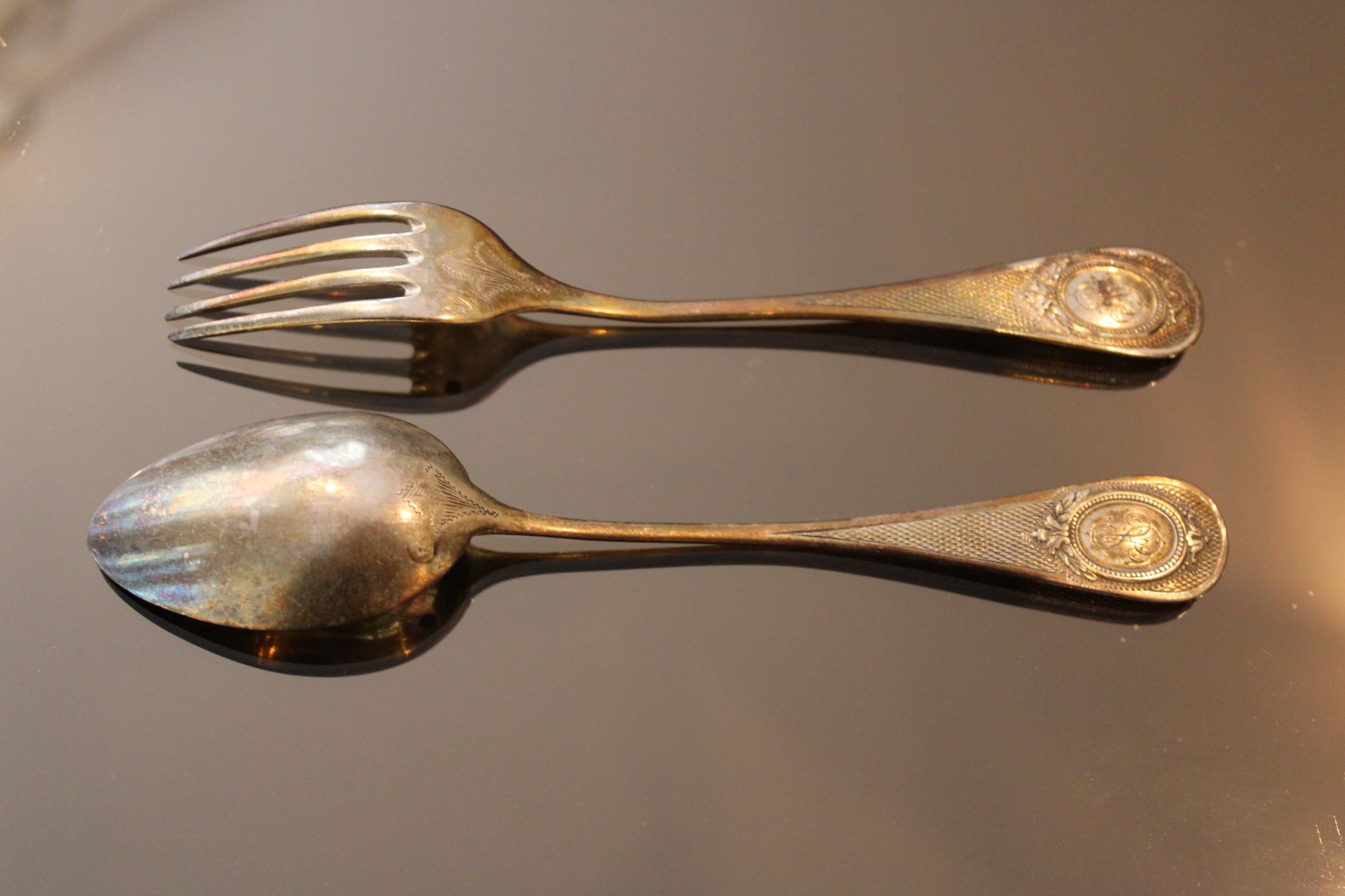Solid Silver Dessert Cutlery in Their Box, 19th Century In Fair Condition For Sale In Paris, FR
