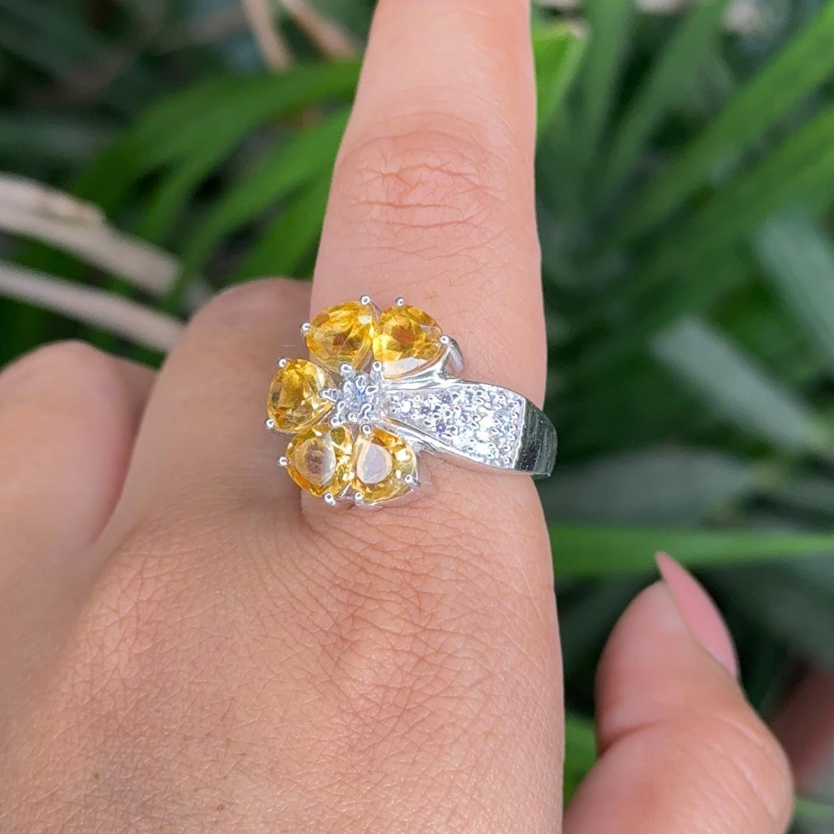 For Sale:  Solid Silver Natural Citrine November Birthstone Flower Cluster Ring for Mom 4