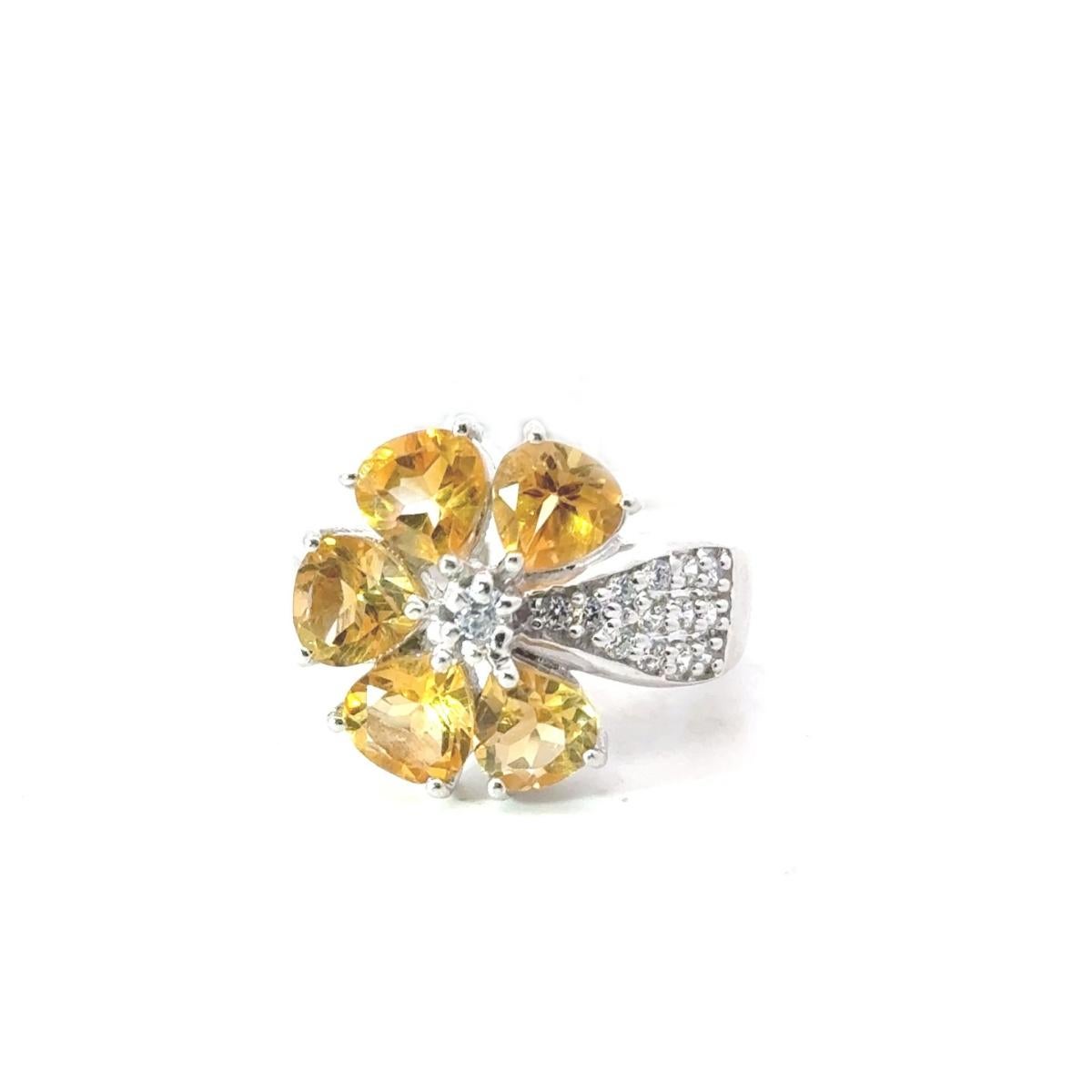 For Sale:  Solid Silver Natural Citrine November Birthstone Flower Cluster Ring for Mom 7