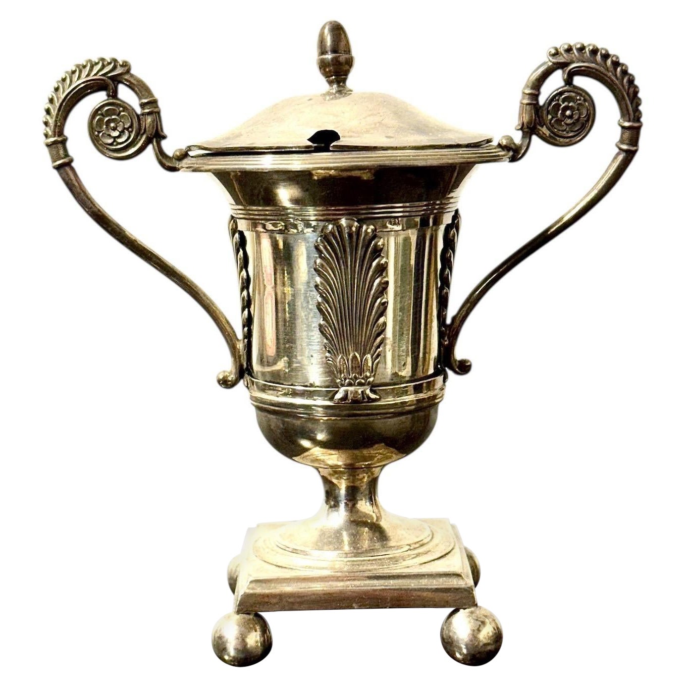 Solid Silver Neoclassical Mustard Pot, Vieillard Hallmark, Mid-19th Century in vendita