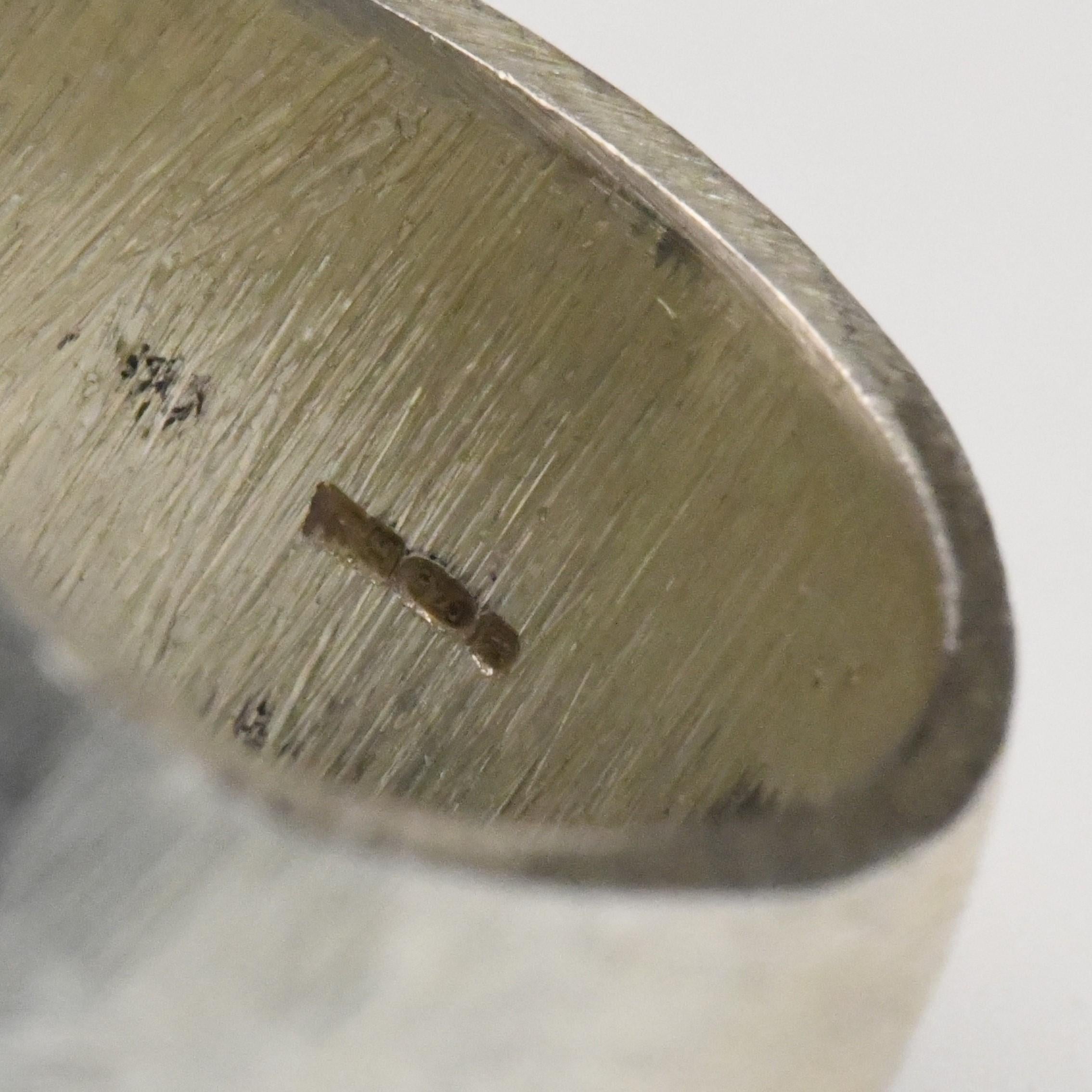 Anello con teschio in argento massiccio in vendita 4