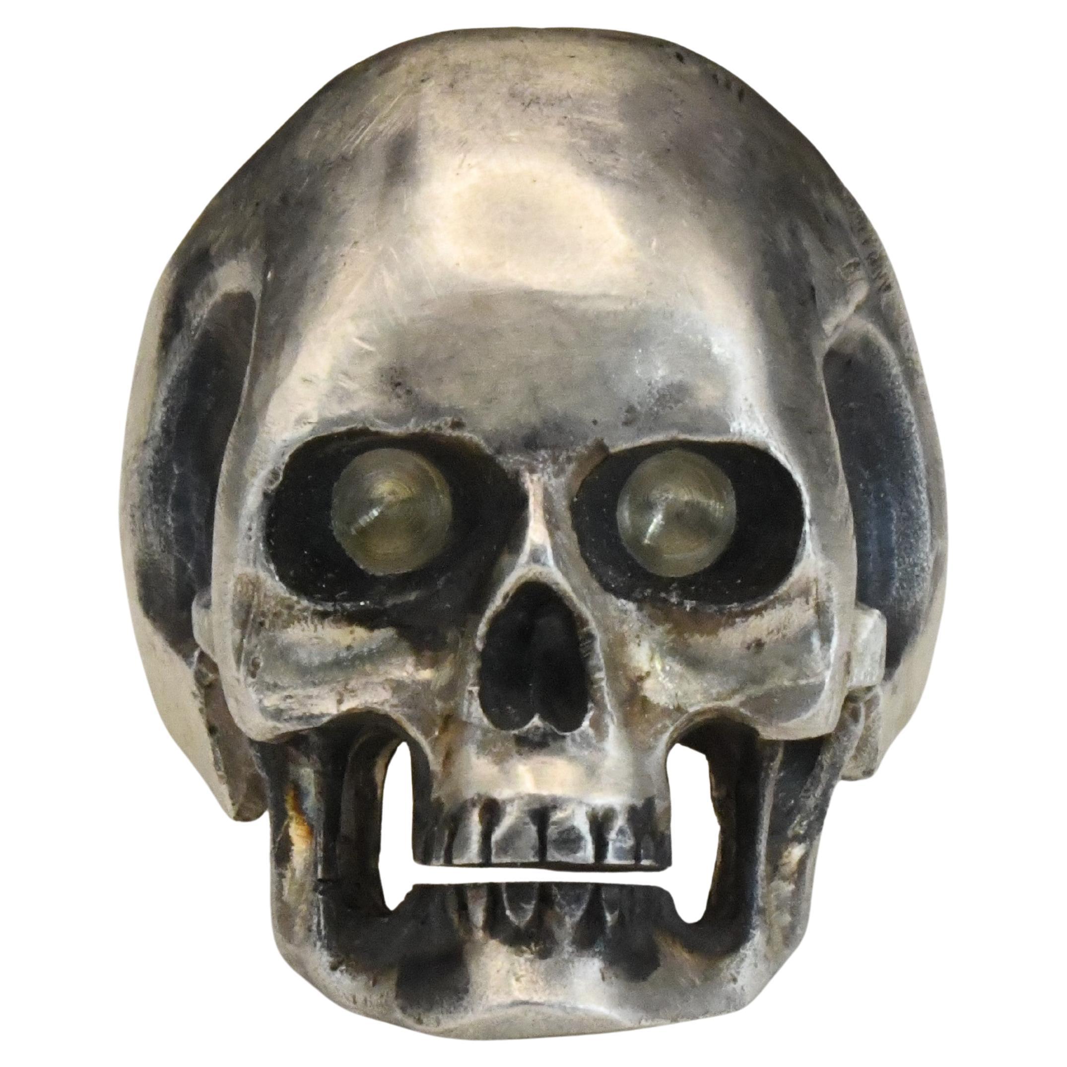 Anello con teschio in argento massiccio