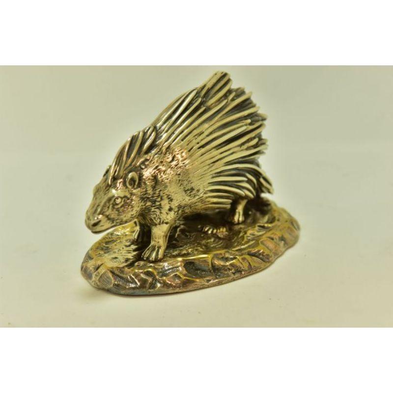 Solid Silver Spade Holder Depicting a Sheffield Porcupine In Good Condition For Sale In Marseille, FR