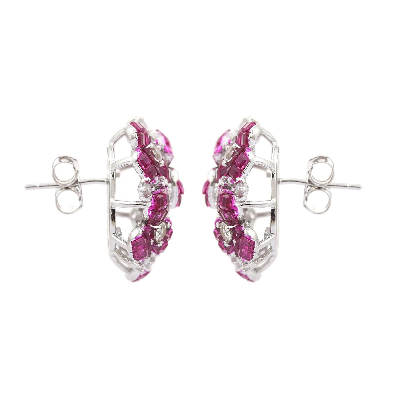 Orecchino con borchie in argento massiccio con cubic zirconia rosa Starlit Blossom per lei In condizioni Nuovo in vendita a New York, NY