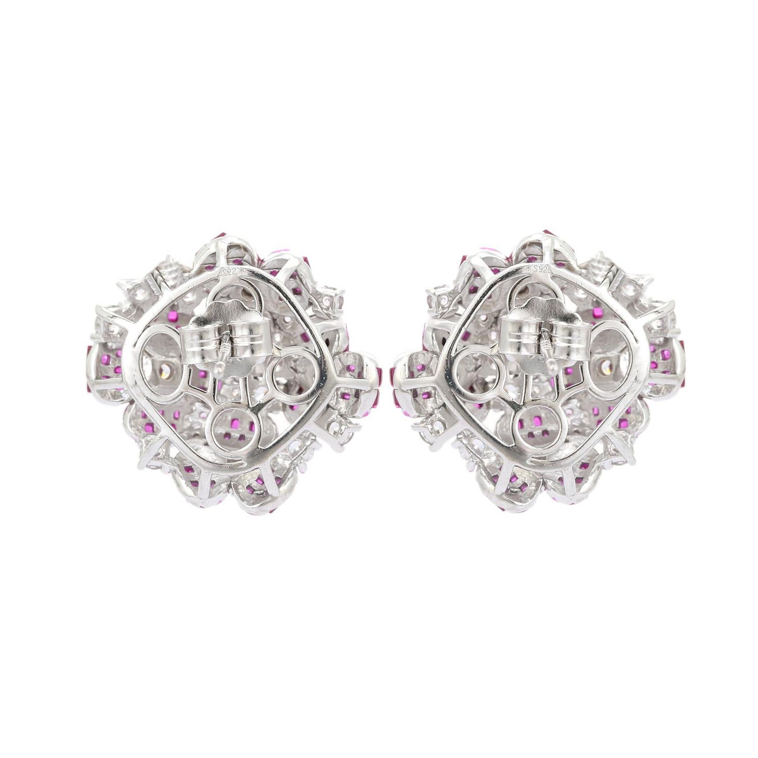 Orecchino con borchie in argento massiccio con cubic zirconia rosa Starlit Blossom per lei in vendita 3