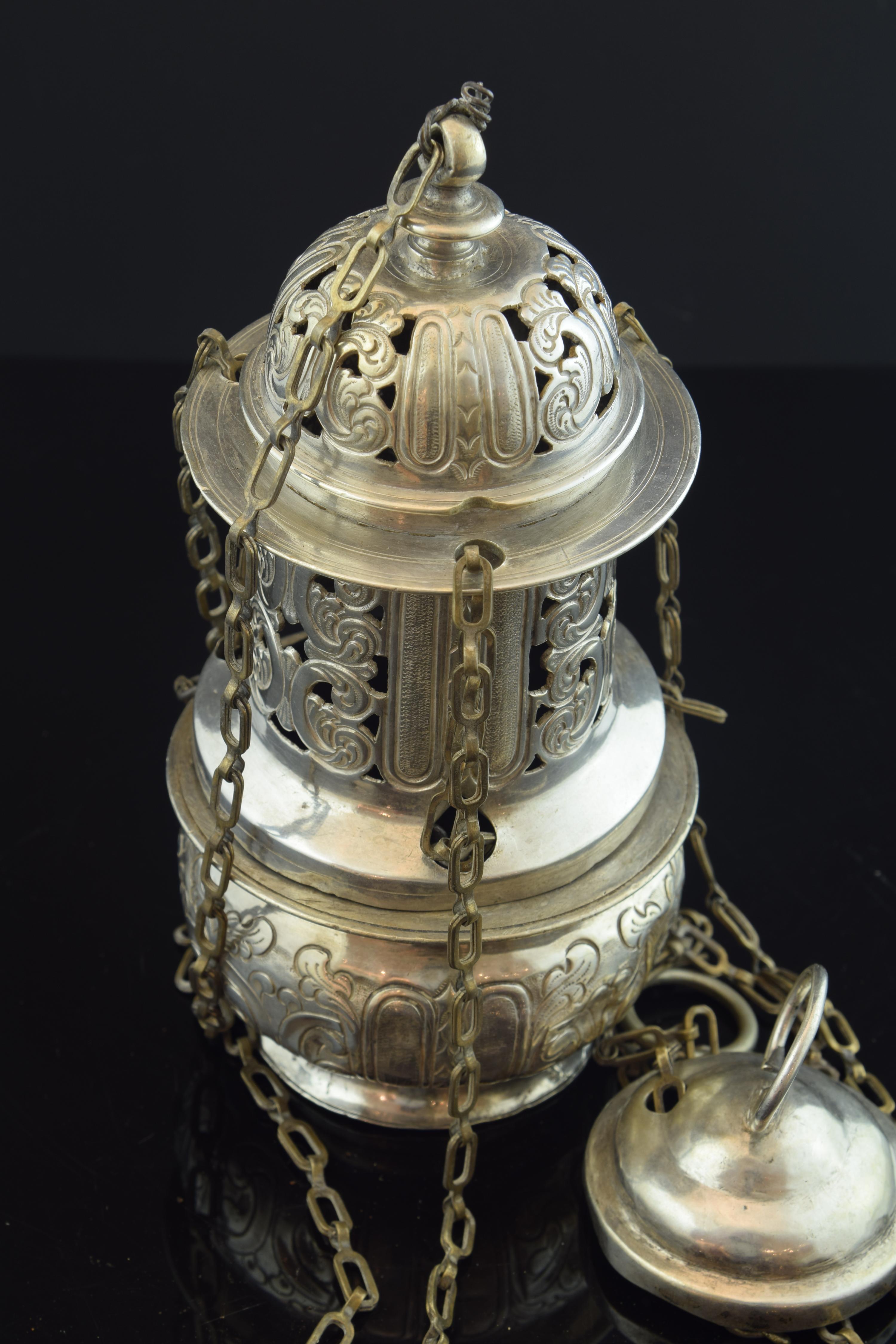 Solid Silver Thurible, Baroque, 17th Century In Good Condition In Madrid, ES