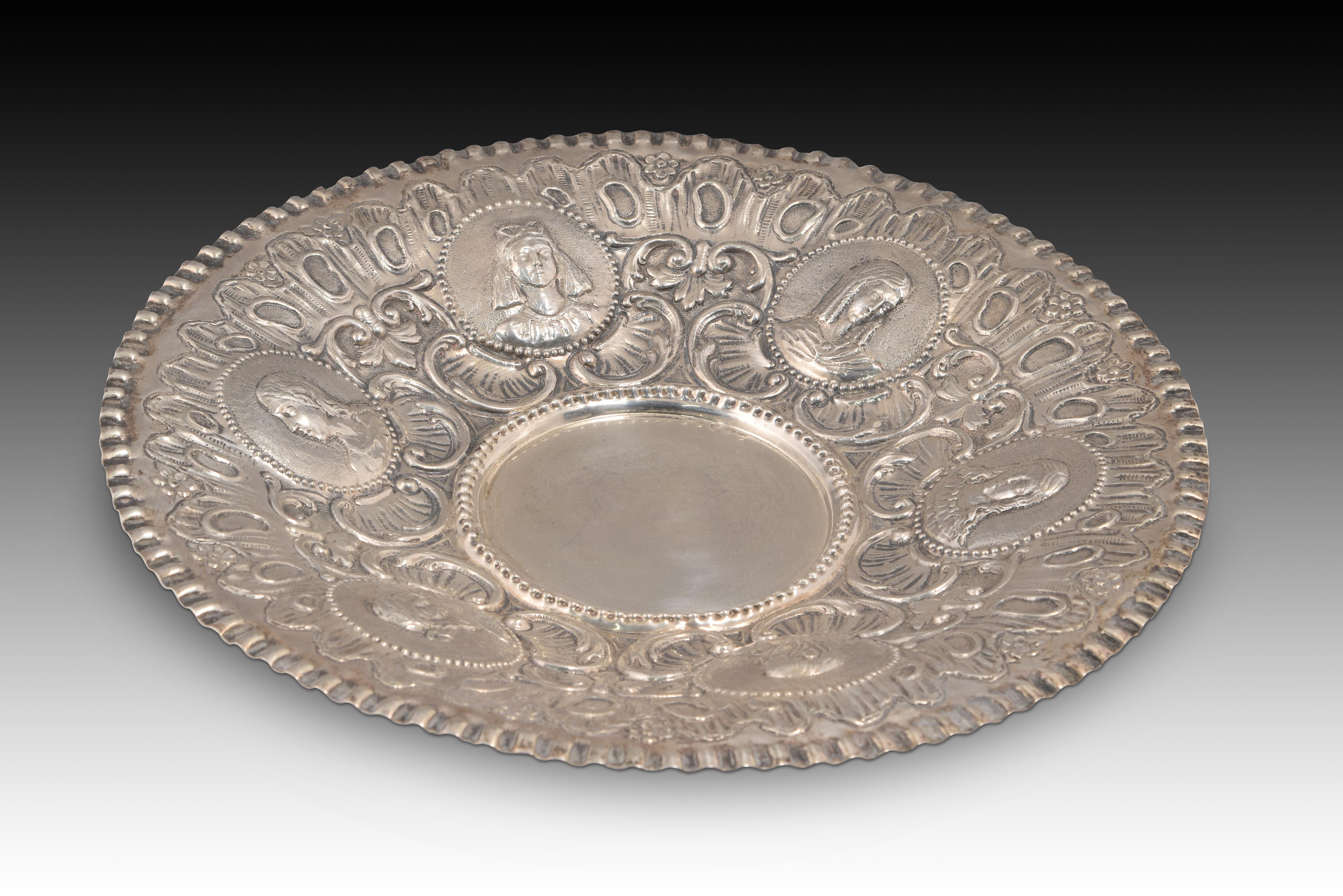 Solid Silver Tray, after 18th Century Models, 20th Century In Good Condition For Sale In Madrid, ES