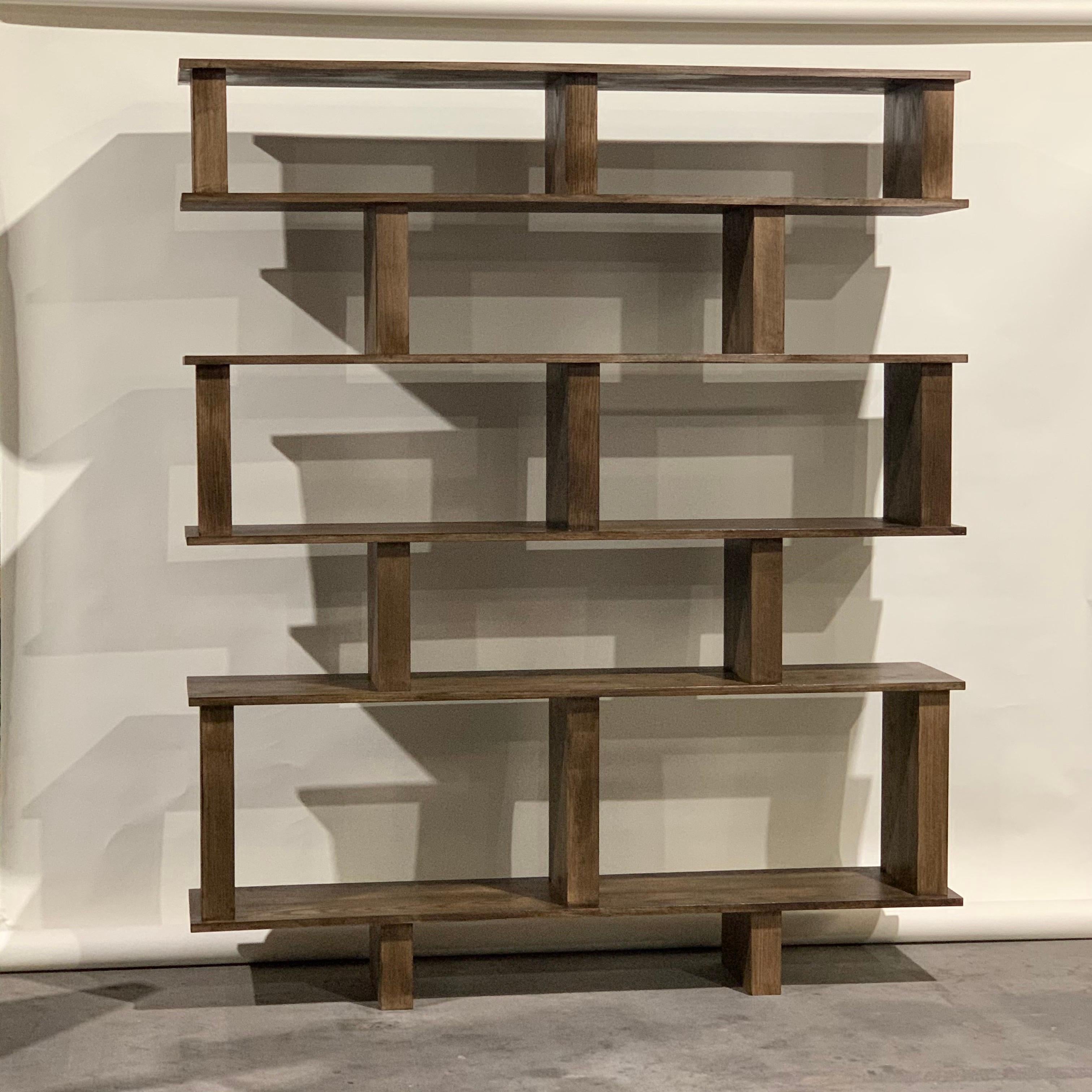 European Solid Stained Oak Verticale Shelving Unit by Design Frères For Sale