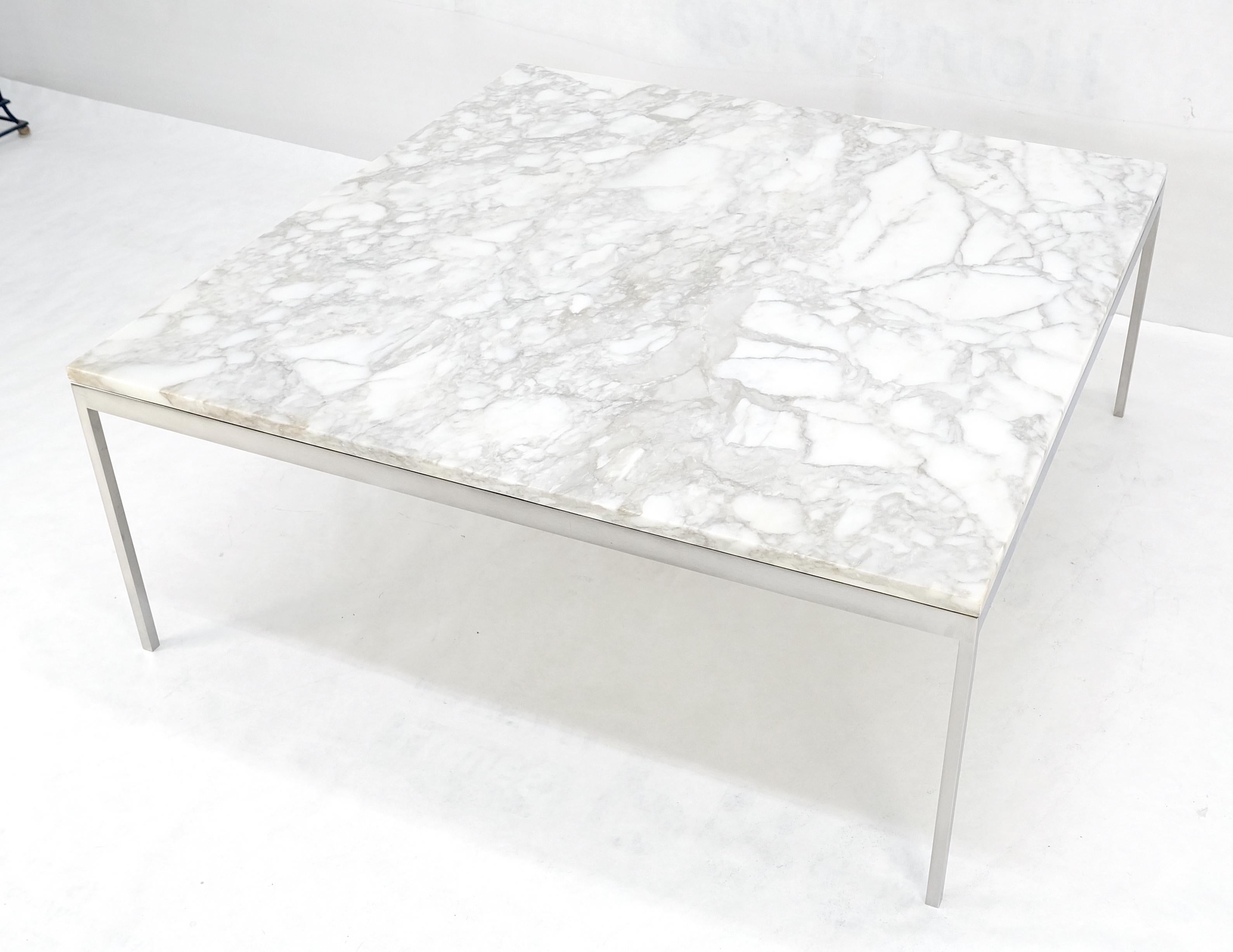 Massiver Edelstahl Marmorplatte 42x42 Quadratisch Mid Century Modern Couchtisch (20. Jahrhundert) im Angebot