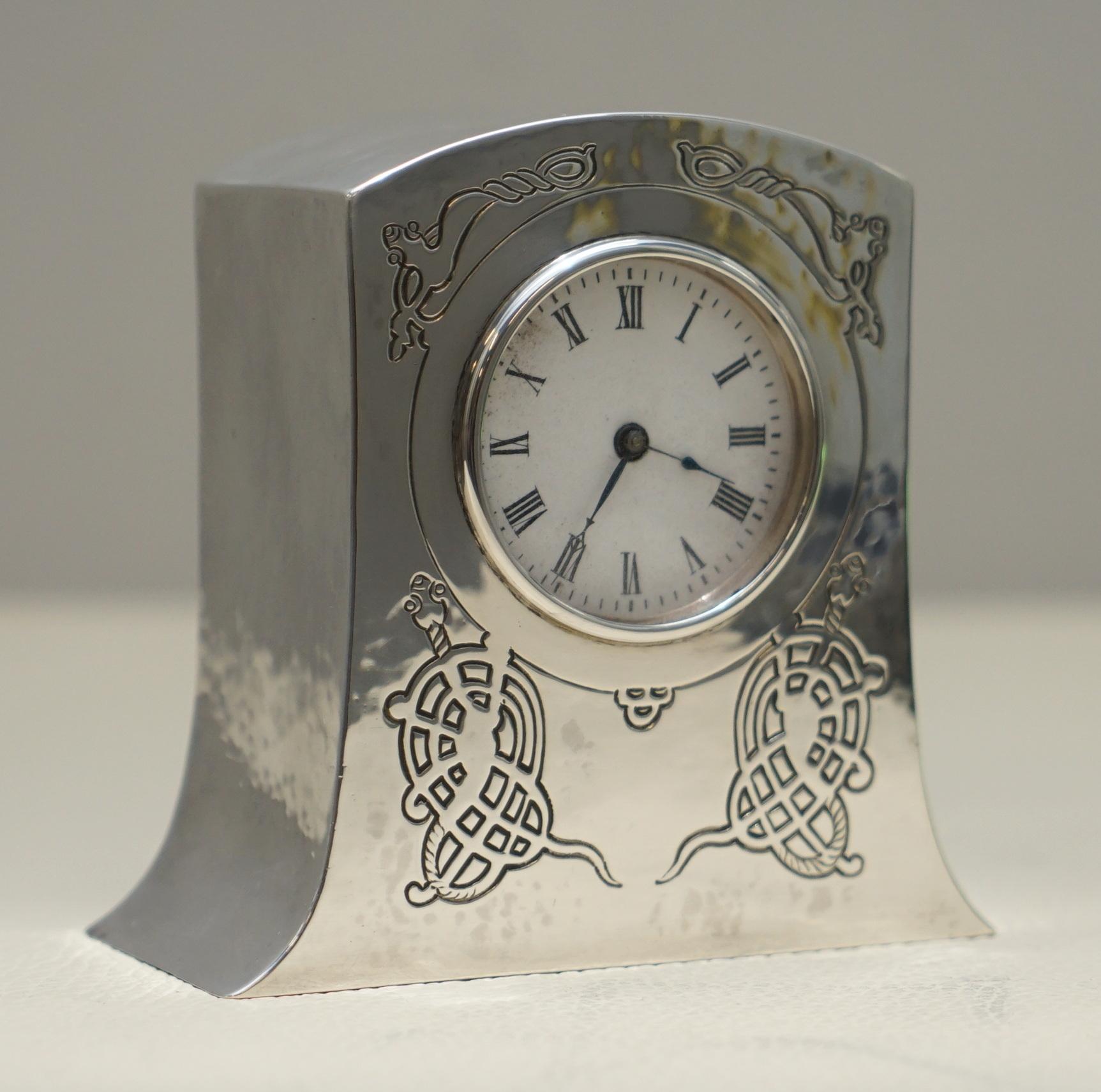 Massives Sterlingsilber Liberty's London 1915 Miniatur- Carrage-Uhr Tudric Feel (Art déco) im Angebot