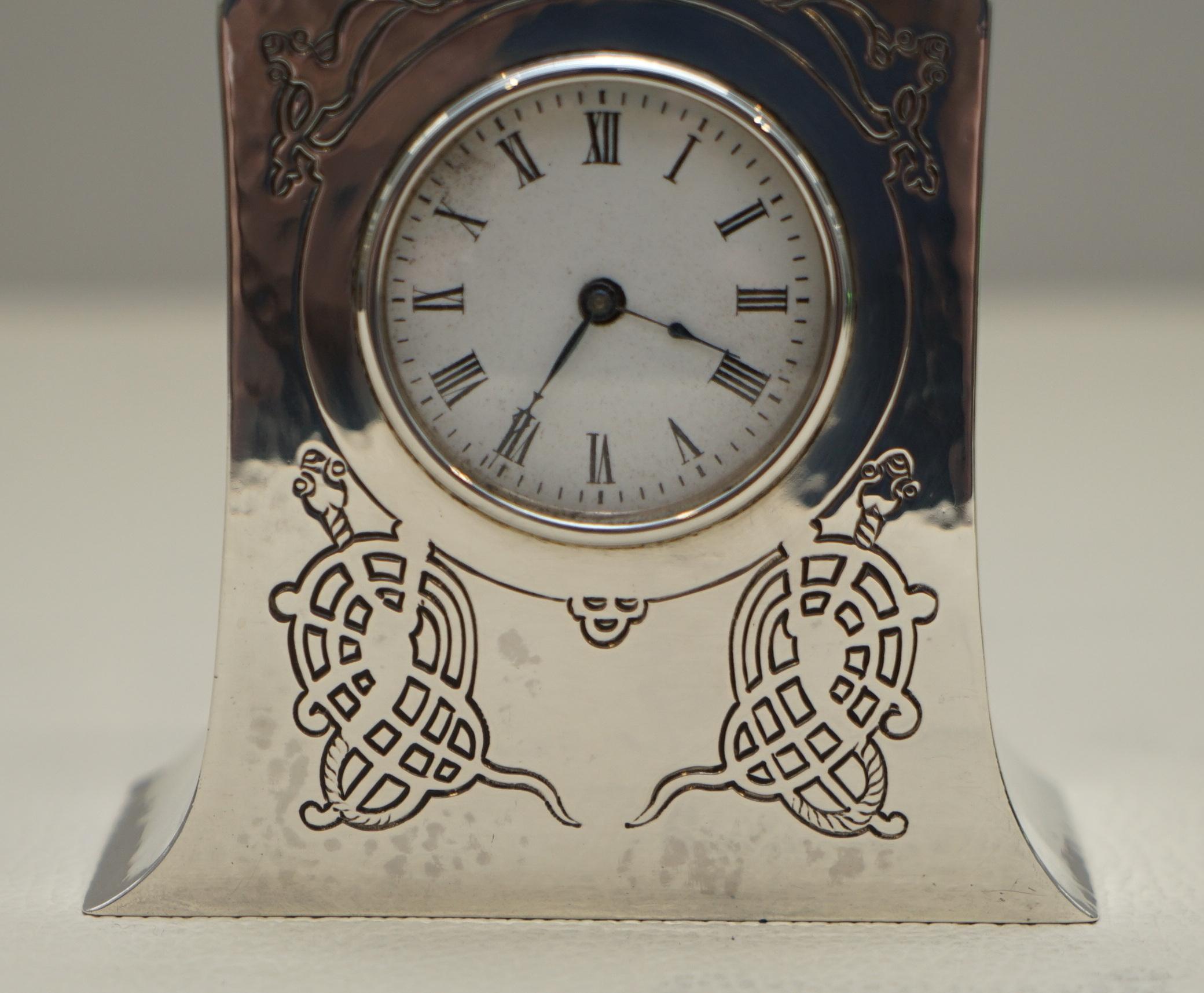 Massives Sterlingsilber Liberty's London 1915 Miniatur- Carrage-Uhr Tudric Feel (Englisch) im Angebot