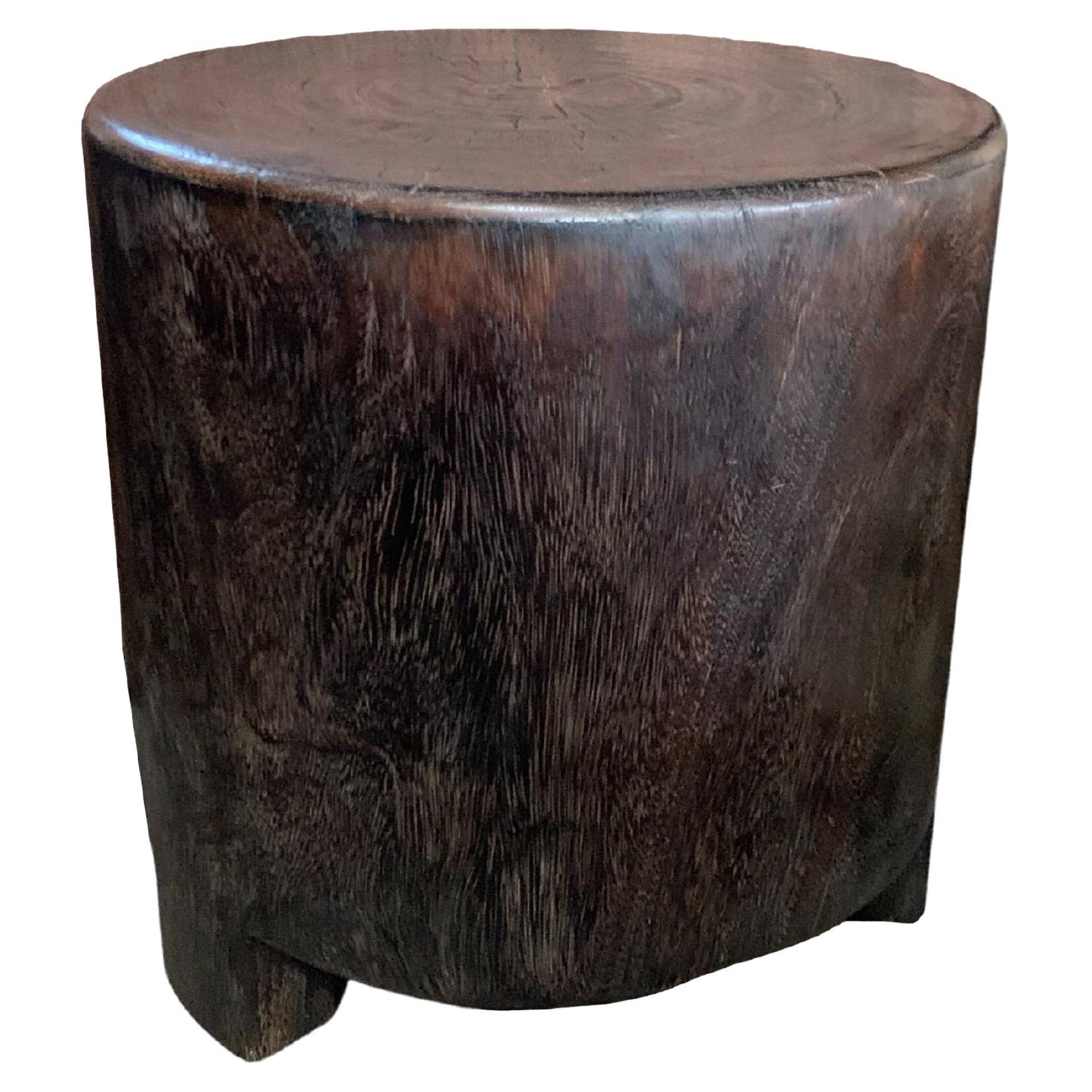 Table d'appoint ronde en bois de poirier massif moderne et organique