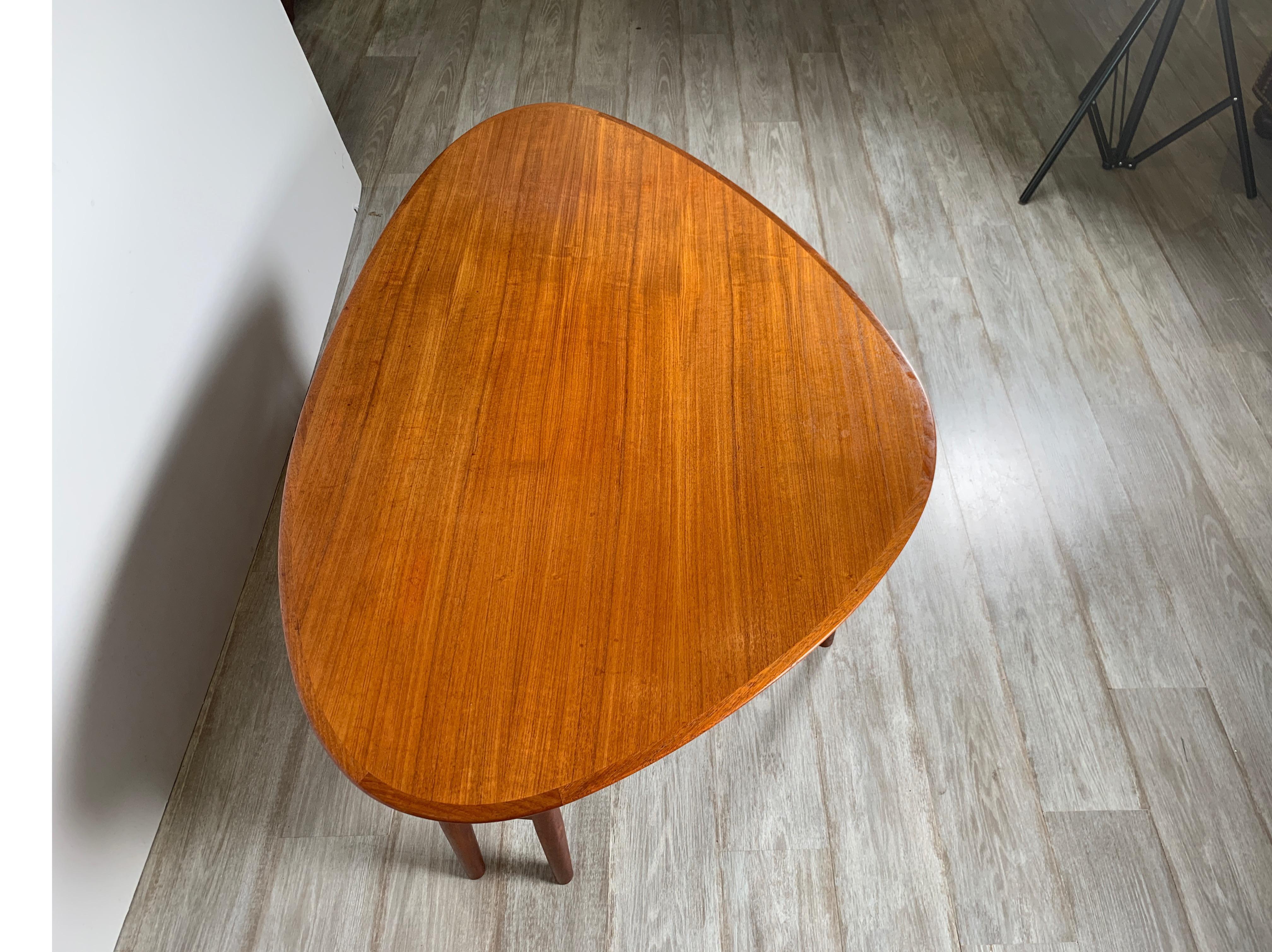 Solid Teak Asymmetric Double-Legged Coffee Table by Arne Vodder for Sibast In Good Condition In Lambertville, NJ