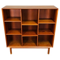Librería de teca maciza de Peter Hvidt & Orla Mølgaard-Nielsen -Dinamarca Circa 1960