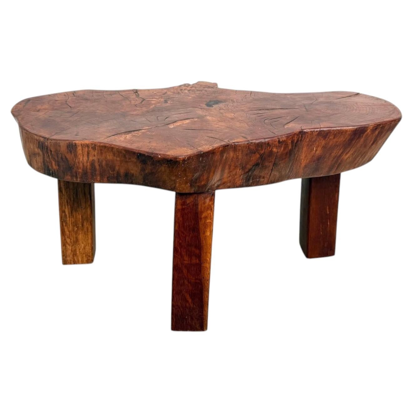 Mesa de centro brutalista de teca maciza de los años 70